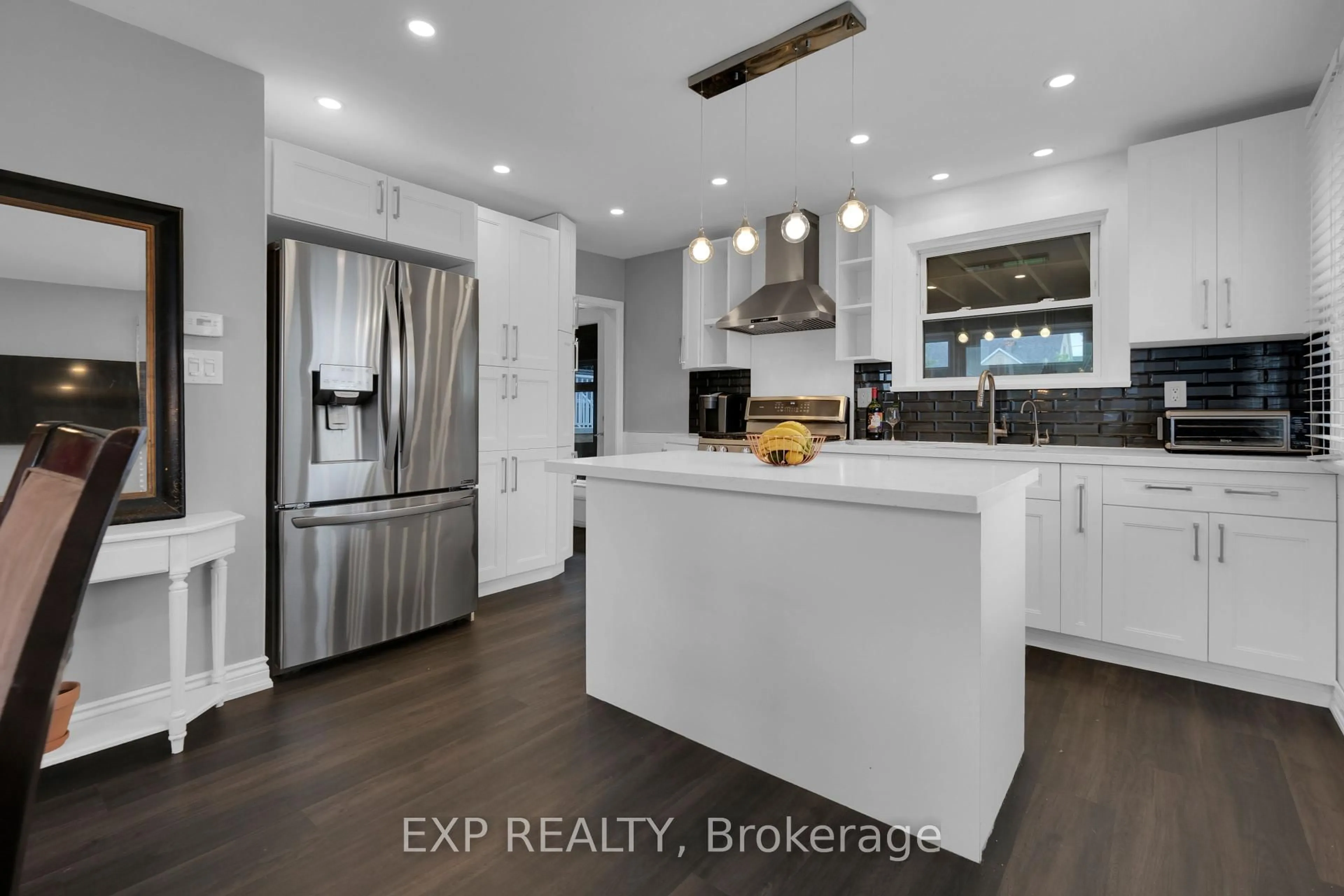 Open concept kitchen, ceramic/tile floor for 536 King St, Oshawa Ontario L1H 1G1