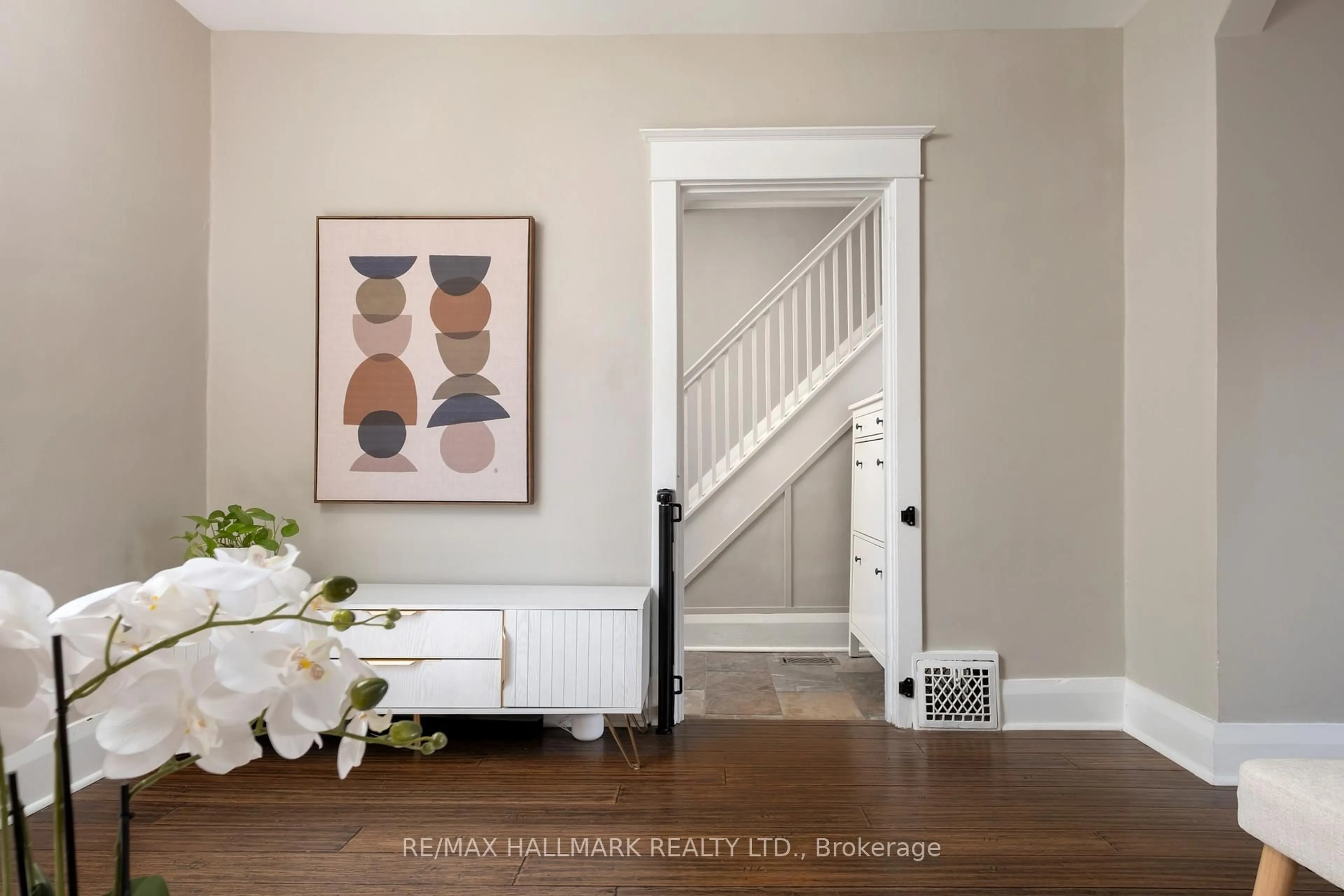 Indoor entryway for 2a Midburn Ave, Toronto Ontario M4C 2C9