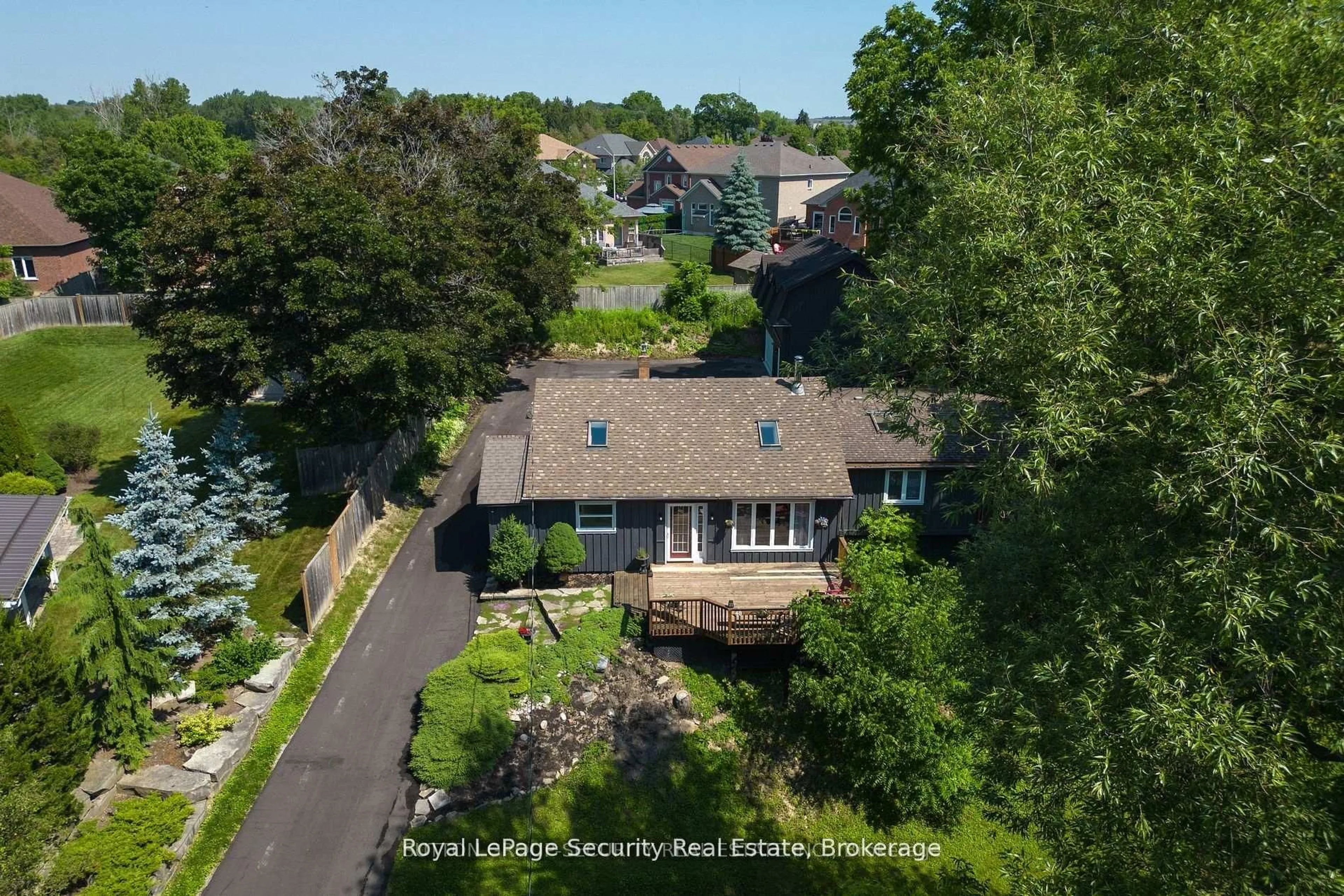 A pic from outside/outdoor area/front of a property/back of a property/a pic from drone, street for 48 Jackman Rd, Clarington Ontario L1C 2C9