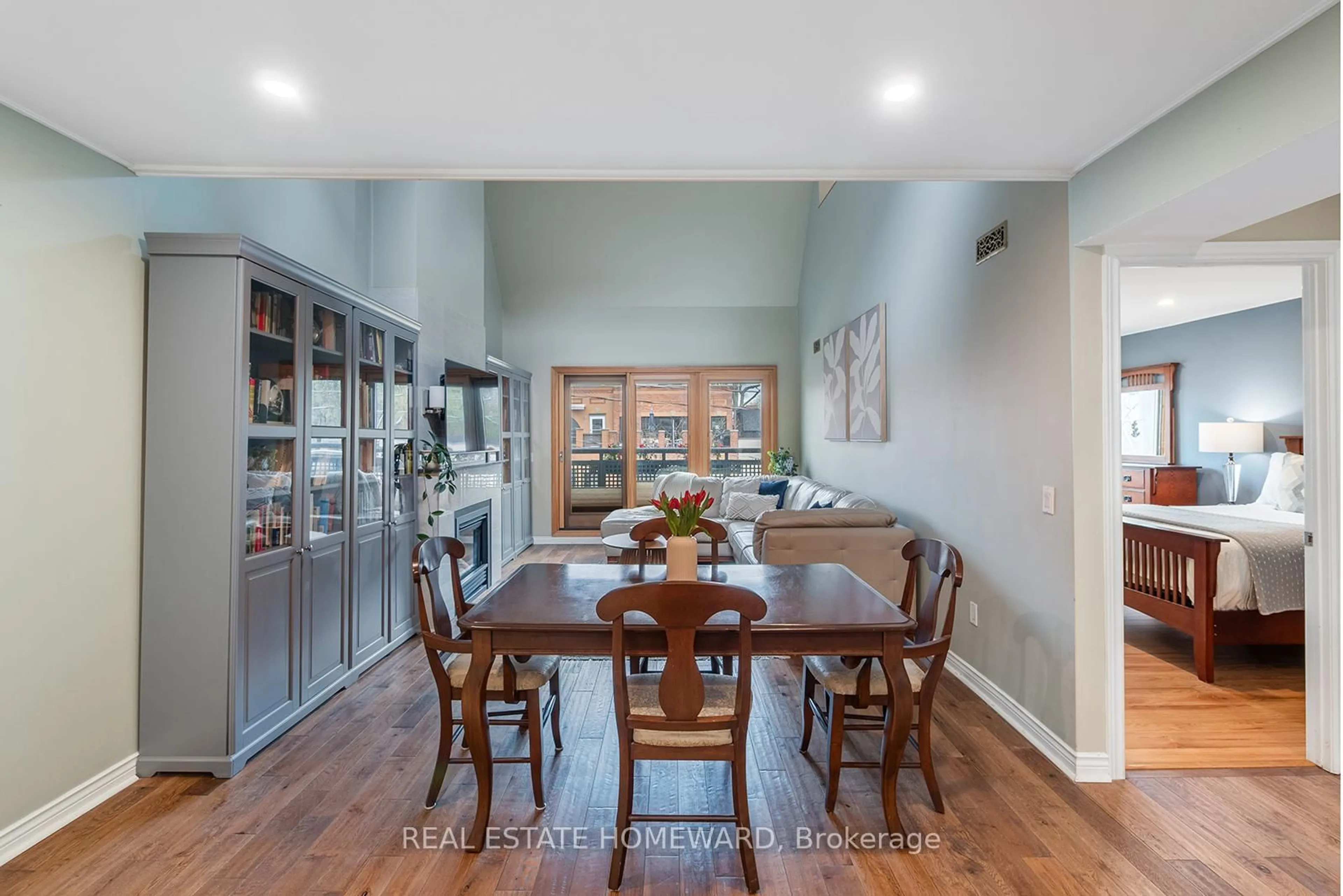 Dining room, unknown for 1941 Queen St #301, Toronto Ontario M4L 1H7