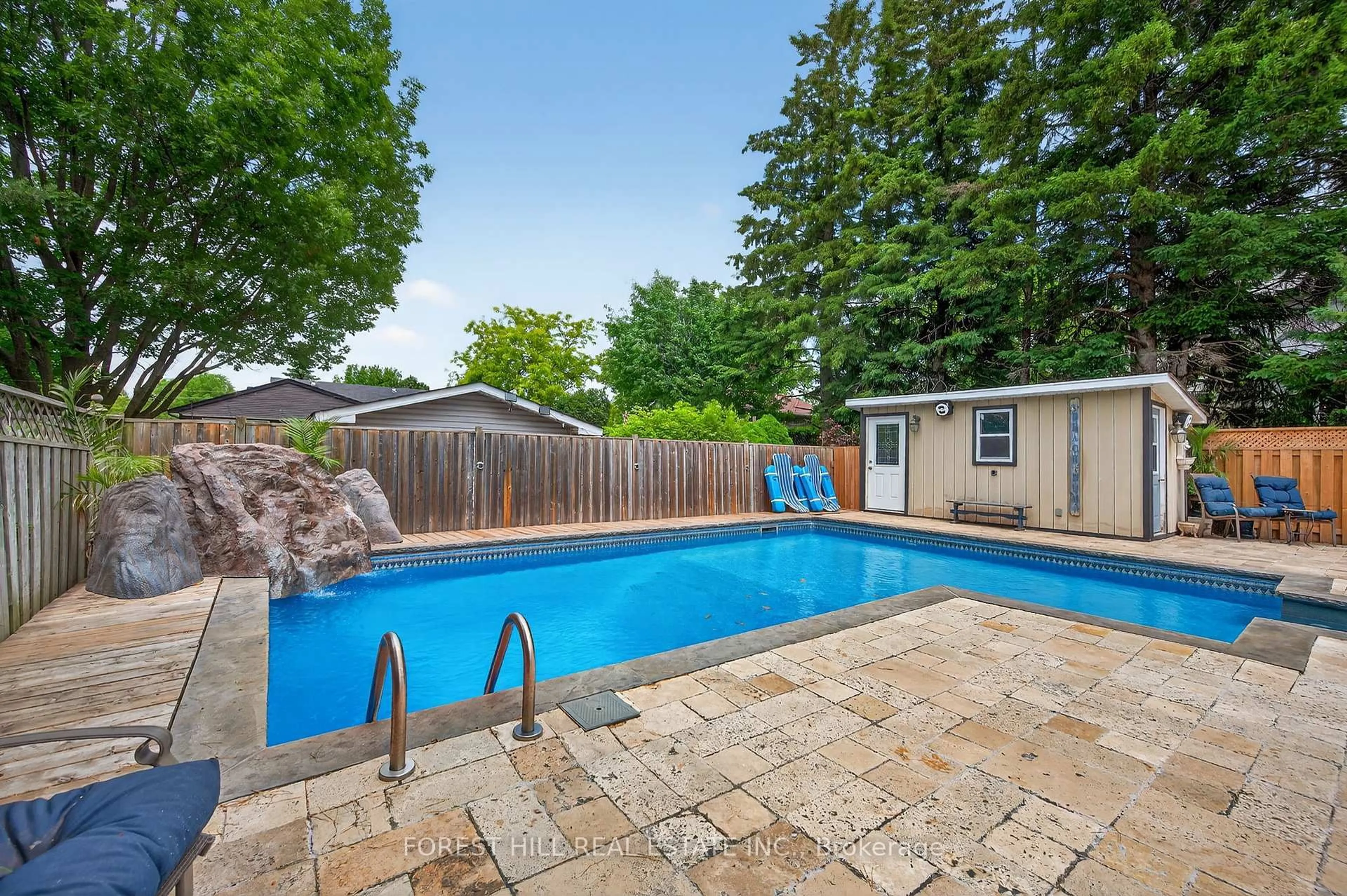 Pool for 8 Bridle Crt, Clarington Ontario L1E 2B1