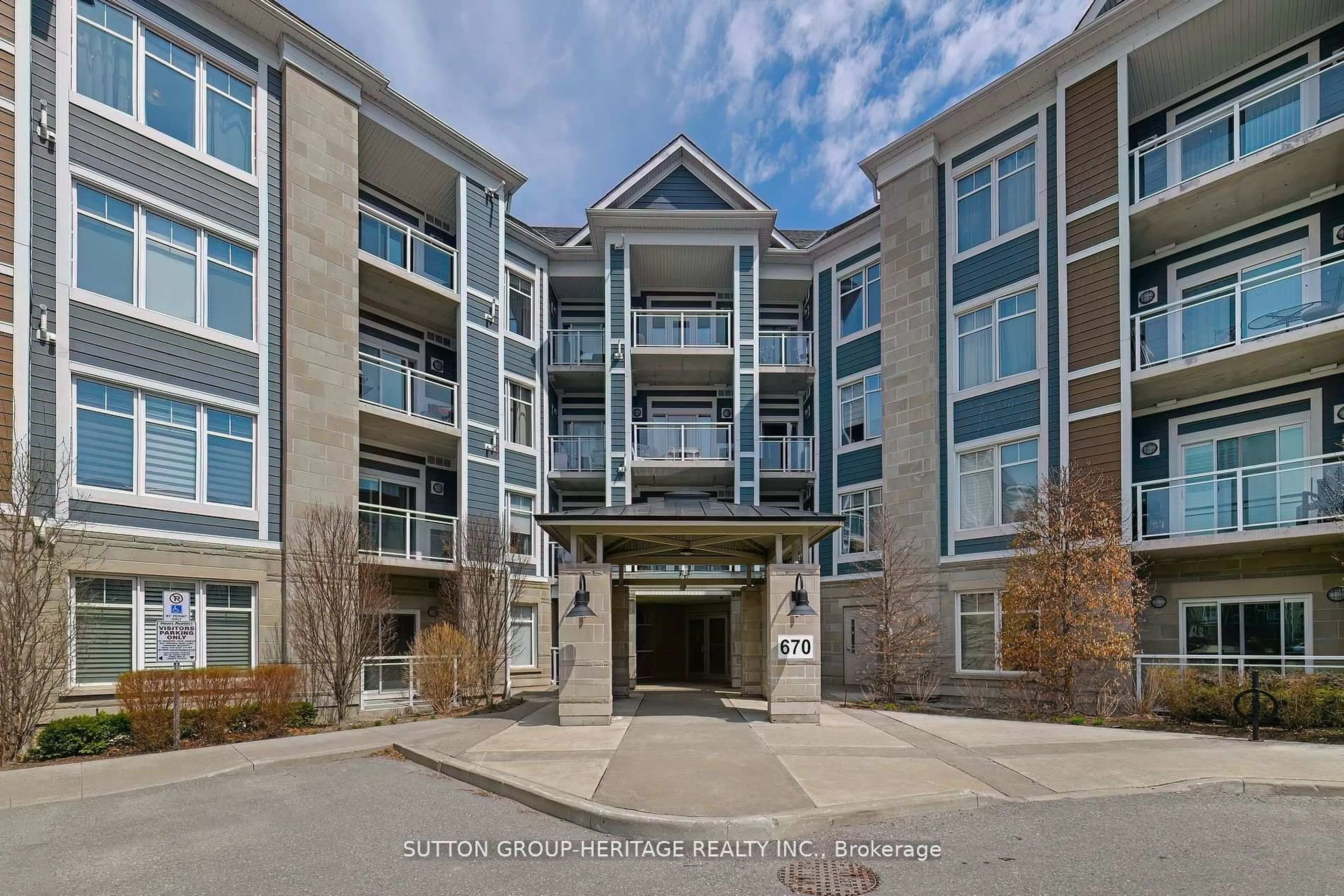 Indoor foyer for 670 Gordon St #103, Whitby Ontario L1N 5S9