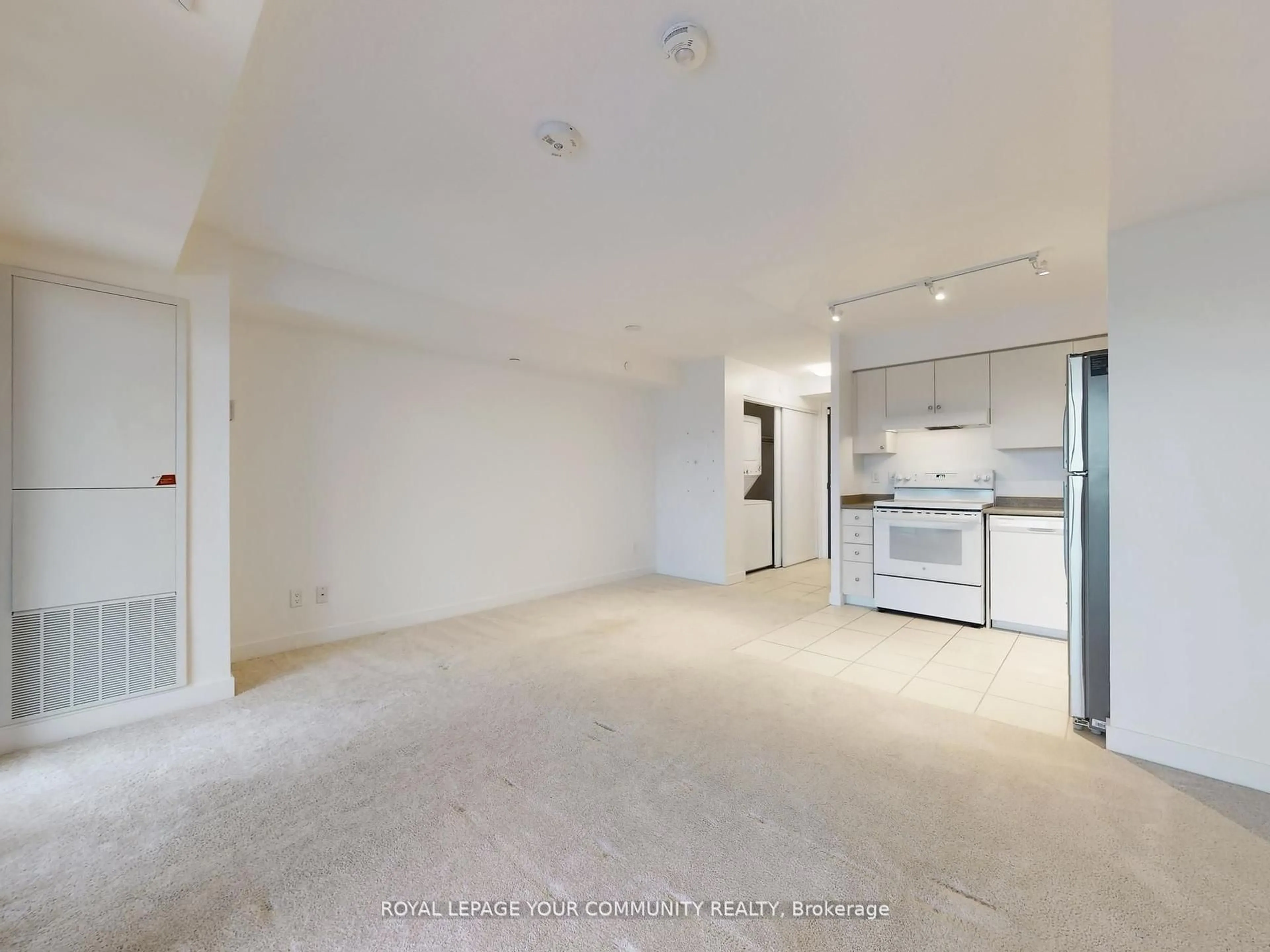 Unknown for 8 Trent Ave #525, Toronto Ontario M4C 0A6