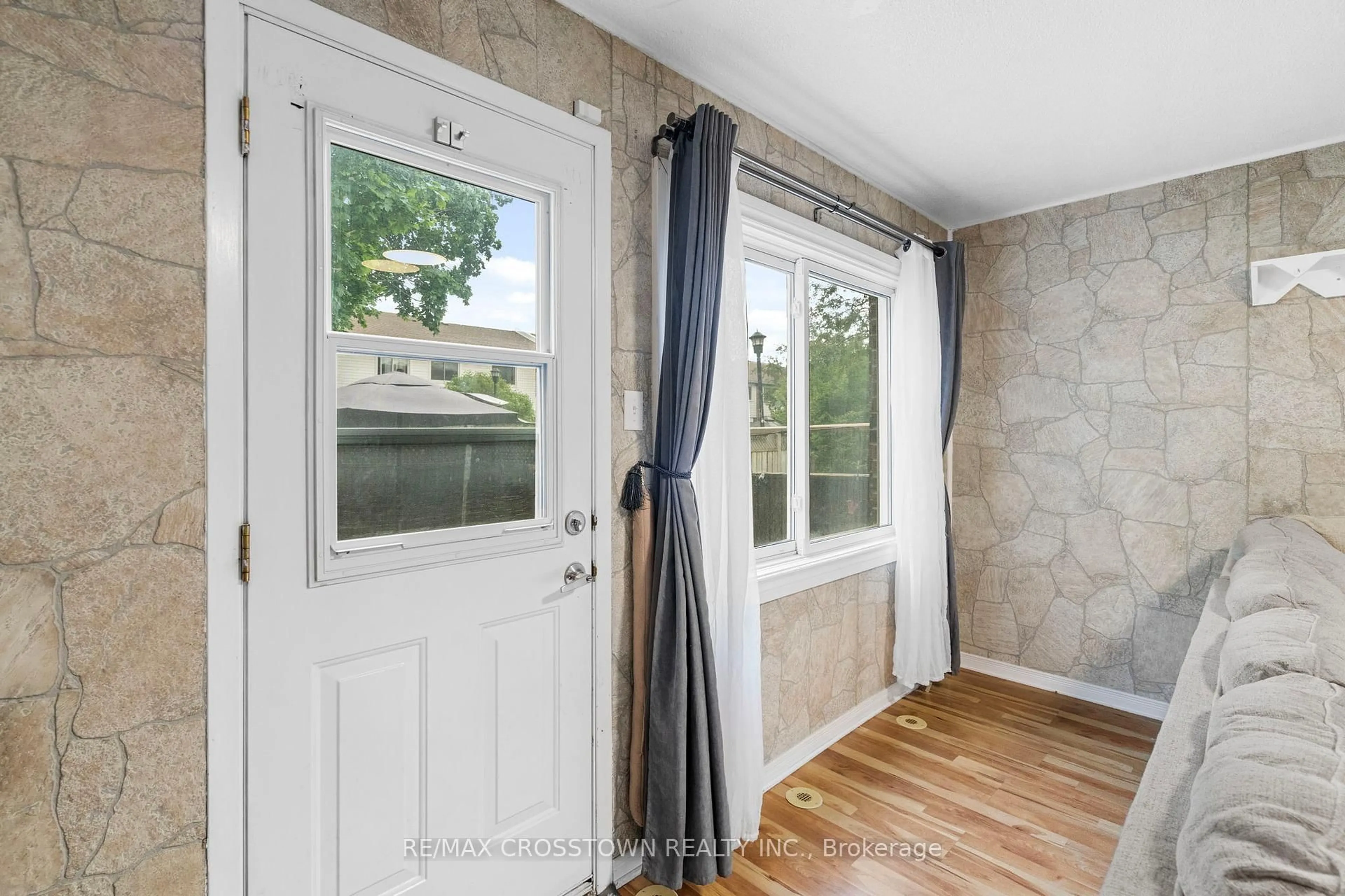 Indoor entryway for 1010 Glen St #159, Oshawa Ontario L1J 6J2