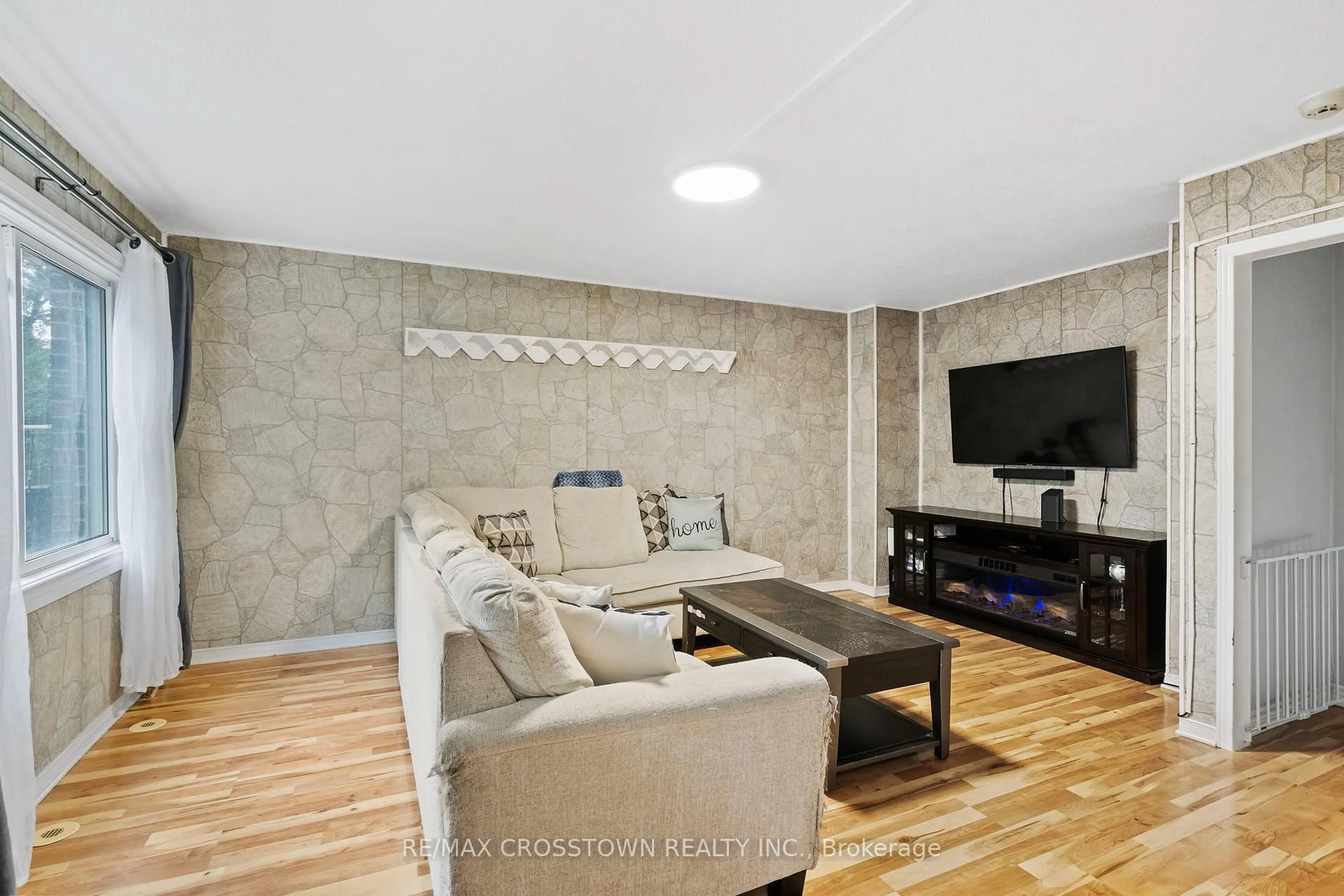 Living room with furniture, unknown for 1010 Glen St #159, Oshawa Ontario L1J 6J2