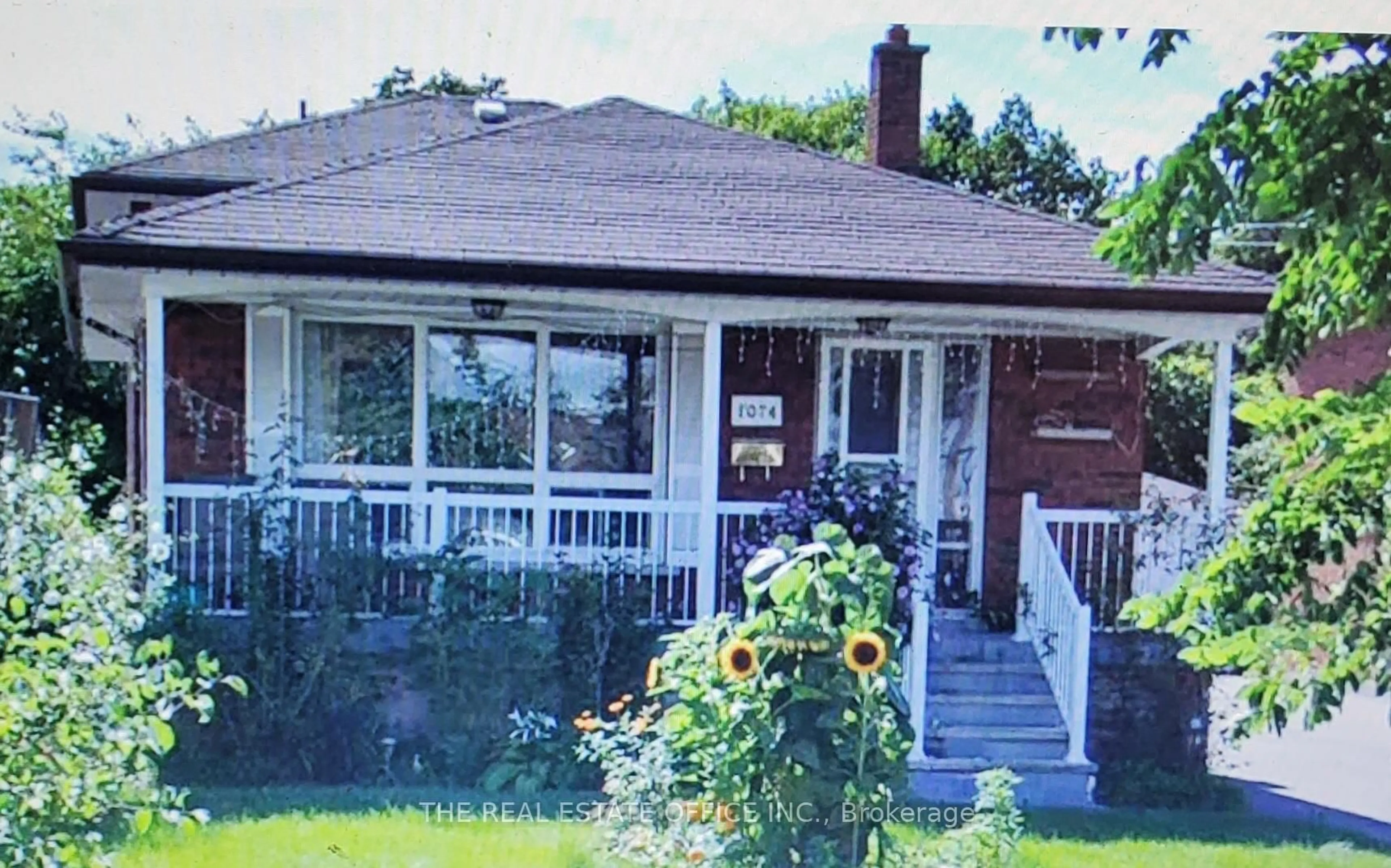 Unknown for 1074 Pharmacy Ave, Toronto Ontario M1R 2H1