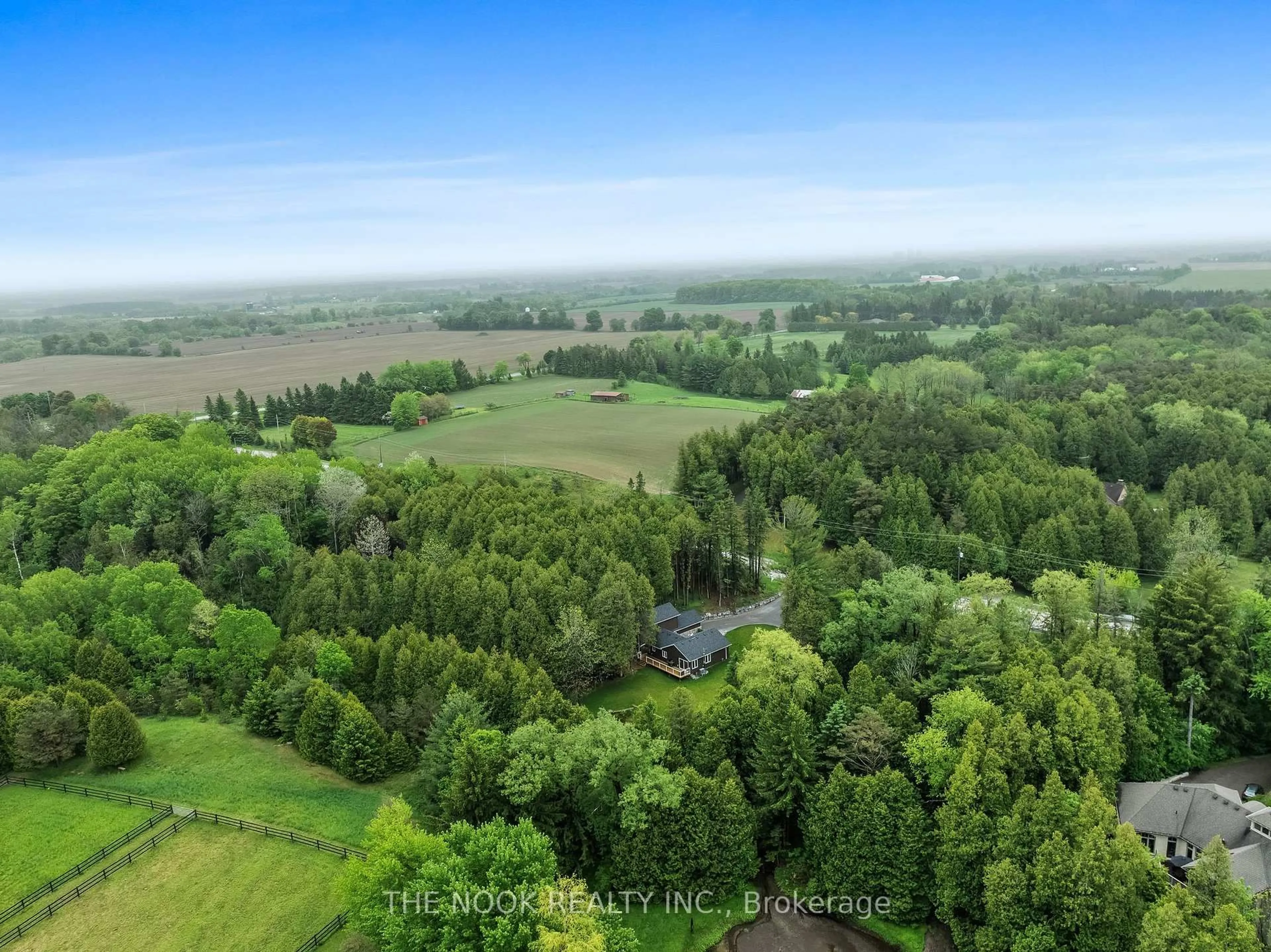 A pic from outside/outdoor area/front of a property/back of a property/a pic from drone, forest/trees view for 662 Raglan Rd, Oshawa Ontario L1H 7K4