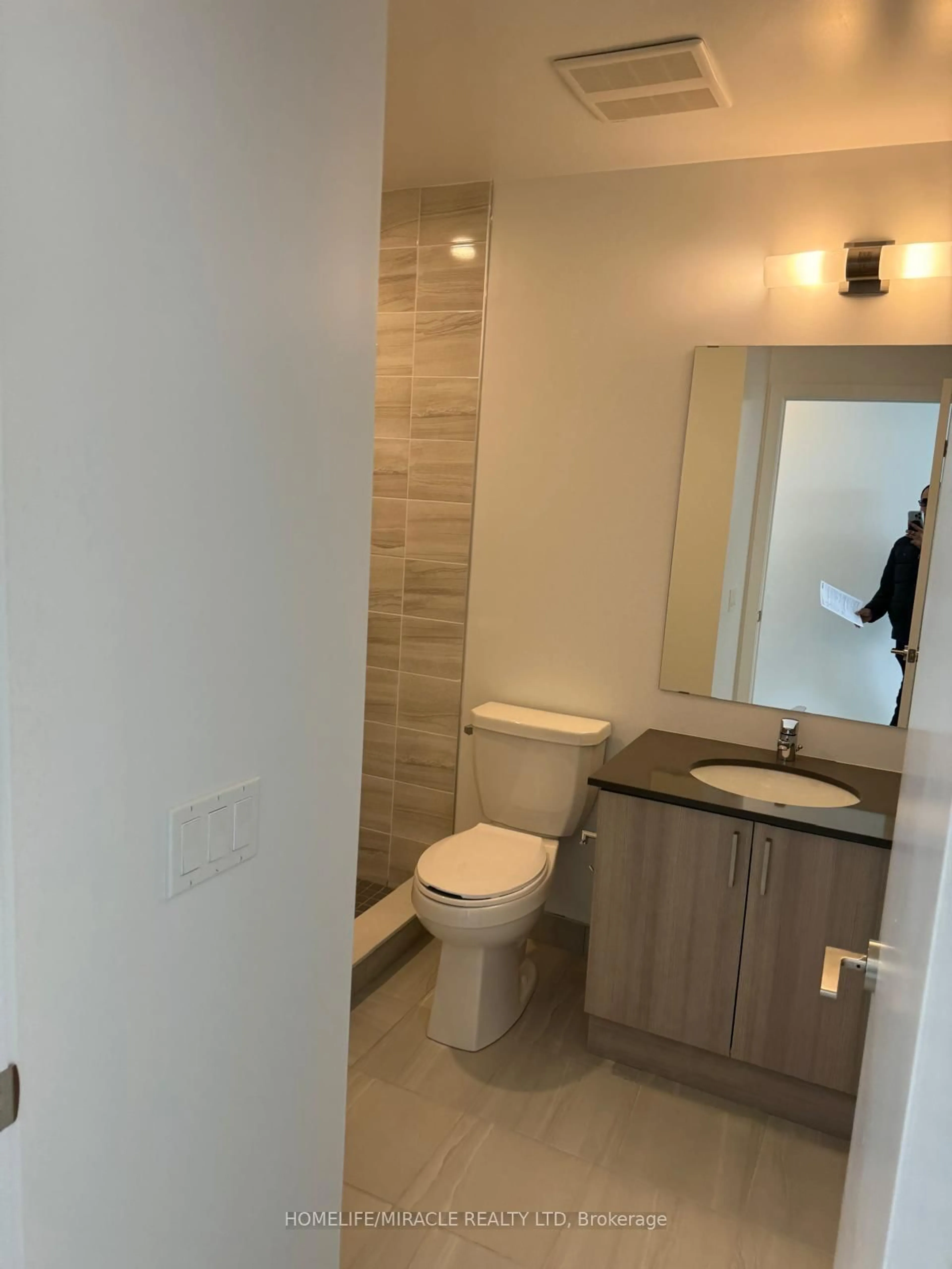 Standard bathroom, unknown for 1455 Celebration Dr #2110, Pickering Ontario L1W 0C3
