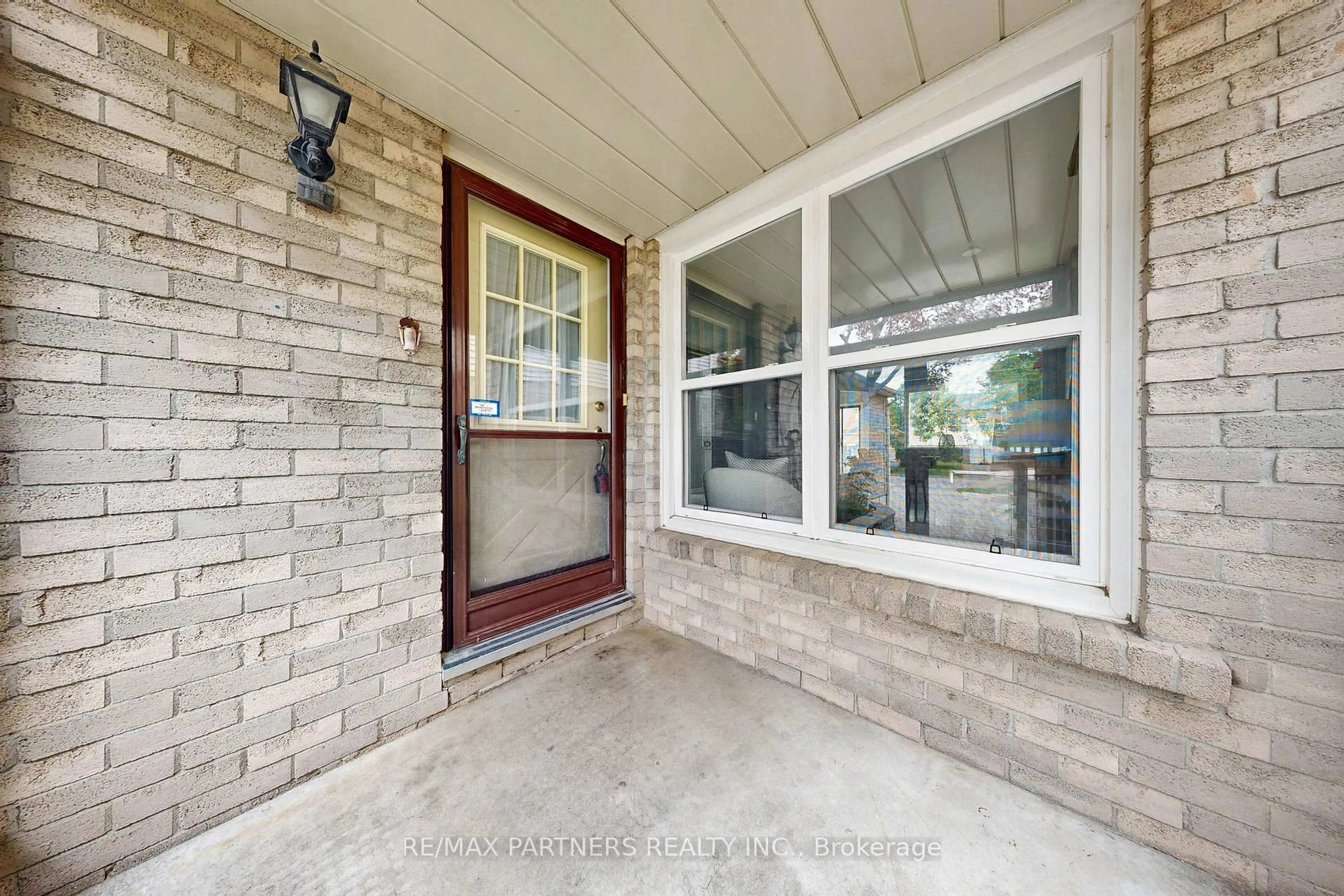 Indoor entryway for 128 Bellrock Dr, Toronto Ontario M1V 3G6