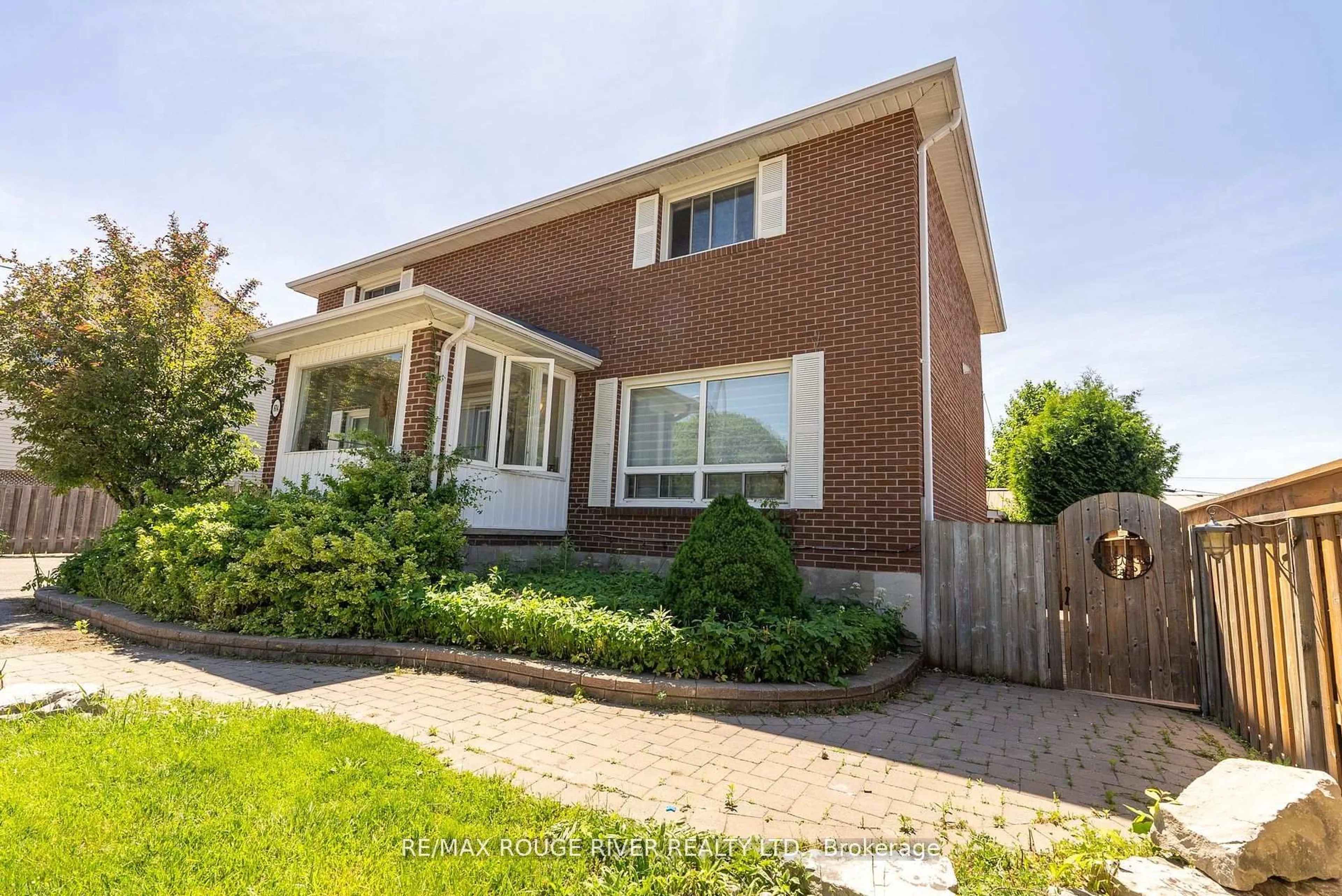 Home with brick exterior material, street for 604 Kent St, Whitby Ontario L1N 4Y9
