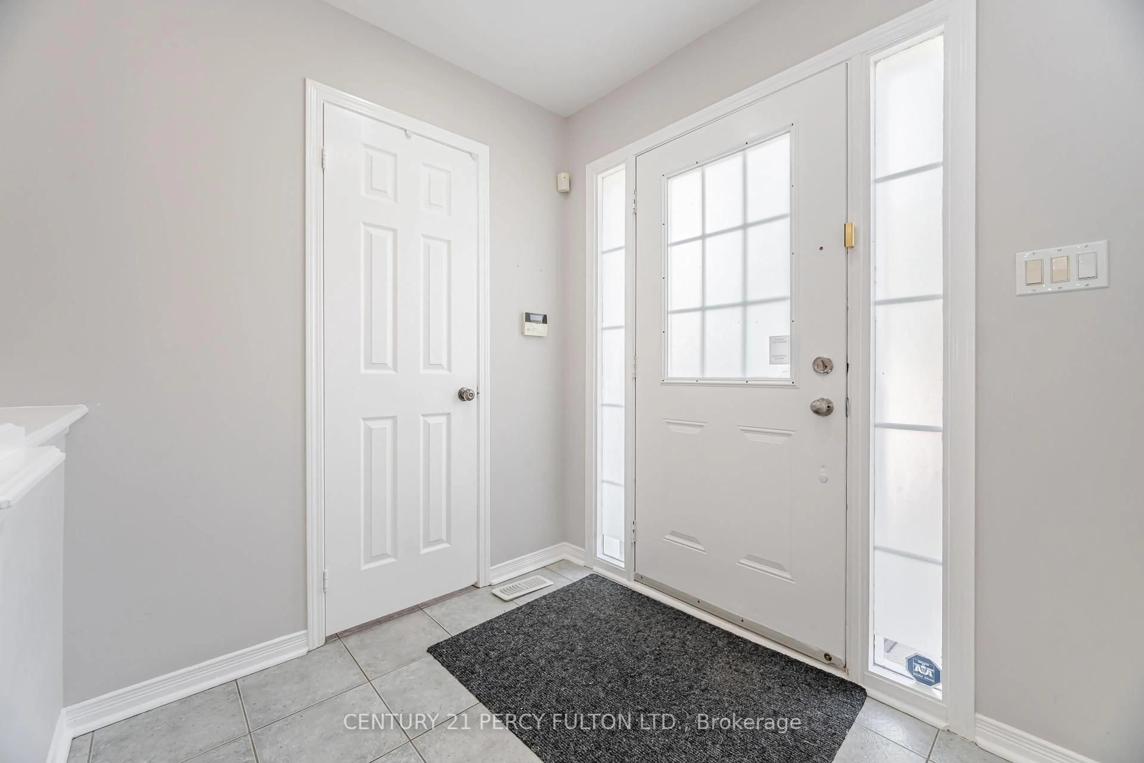 Indoor entryway for 36 Feint Dr, Ajax Ontario L1T 0E5