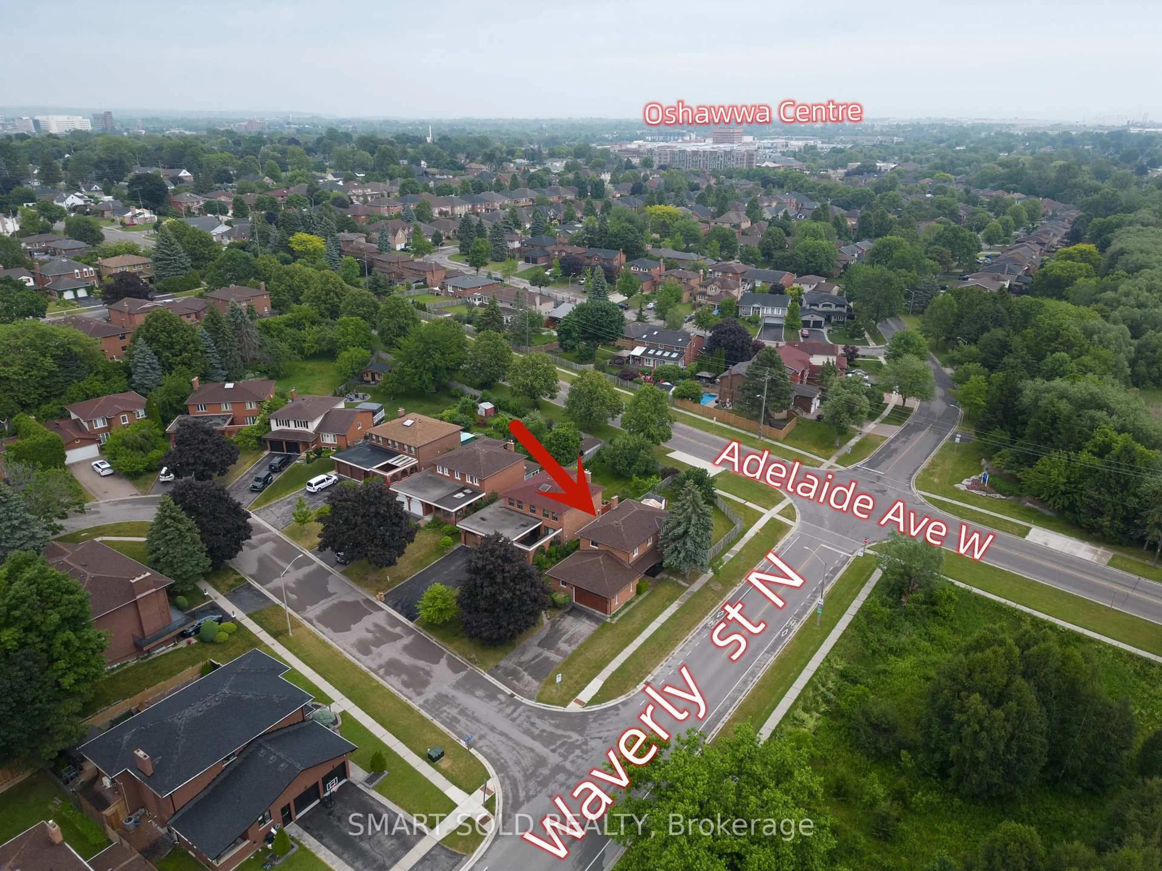 A pic from outside/outdoor area/front of a property/back of a property/a pic from drone, unknown for 217 Waverly St, Oshawa Ontario L1J 7C7