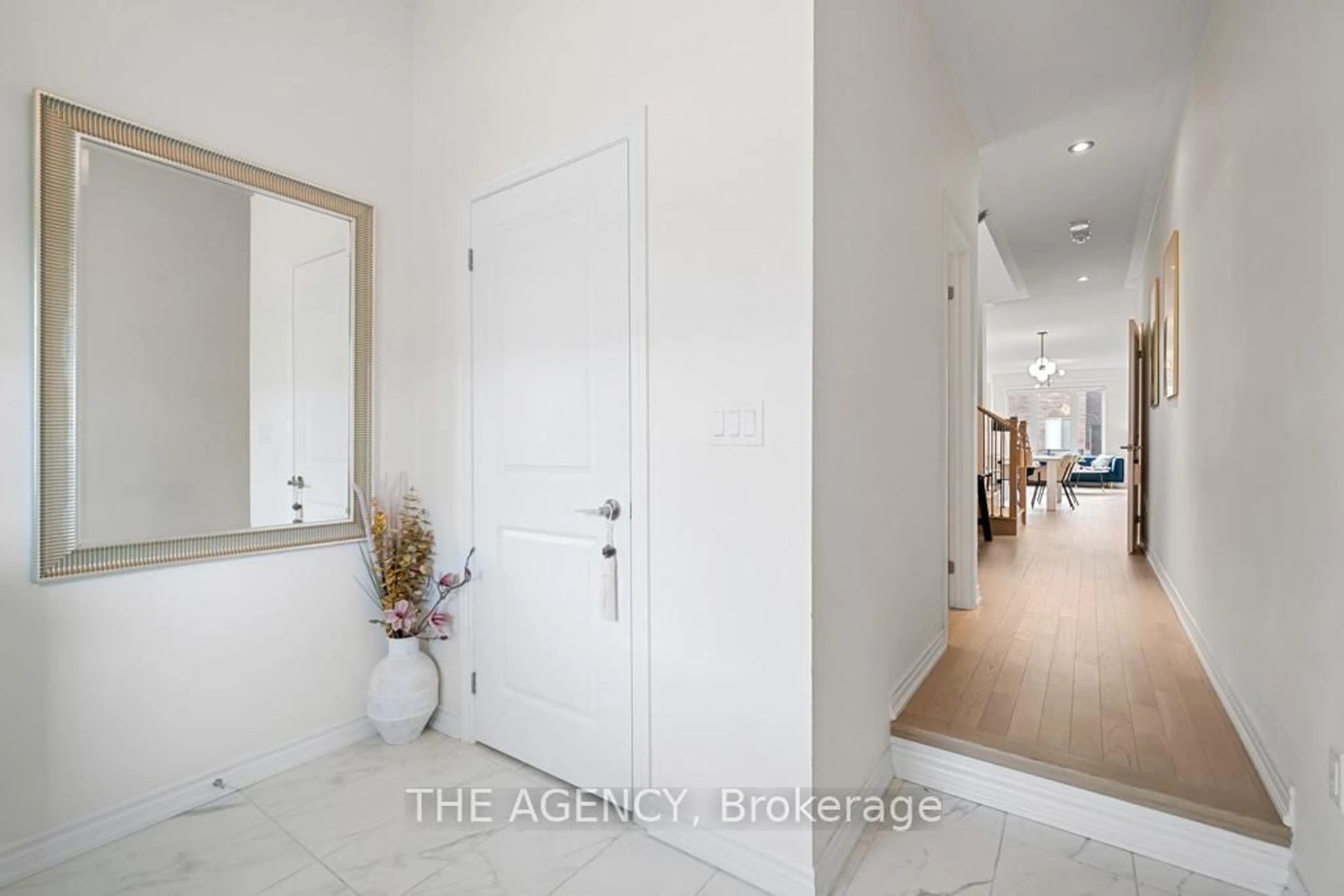 Indoor entryway for 52 Velvet Dr, Whitby Ontario L1P 0P6
