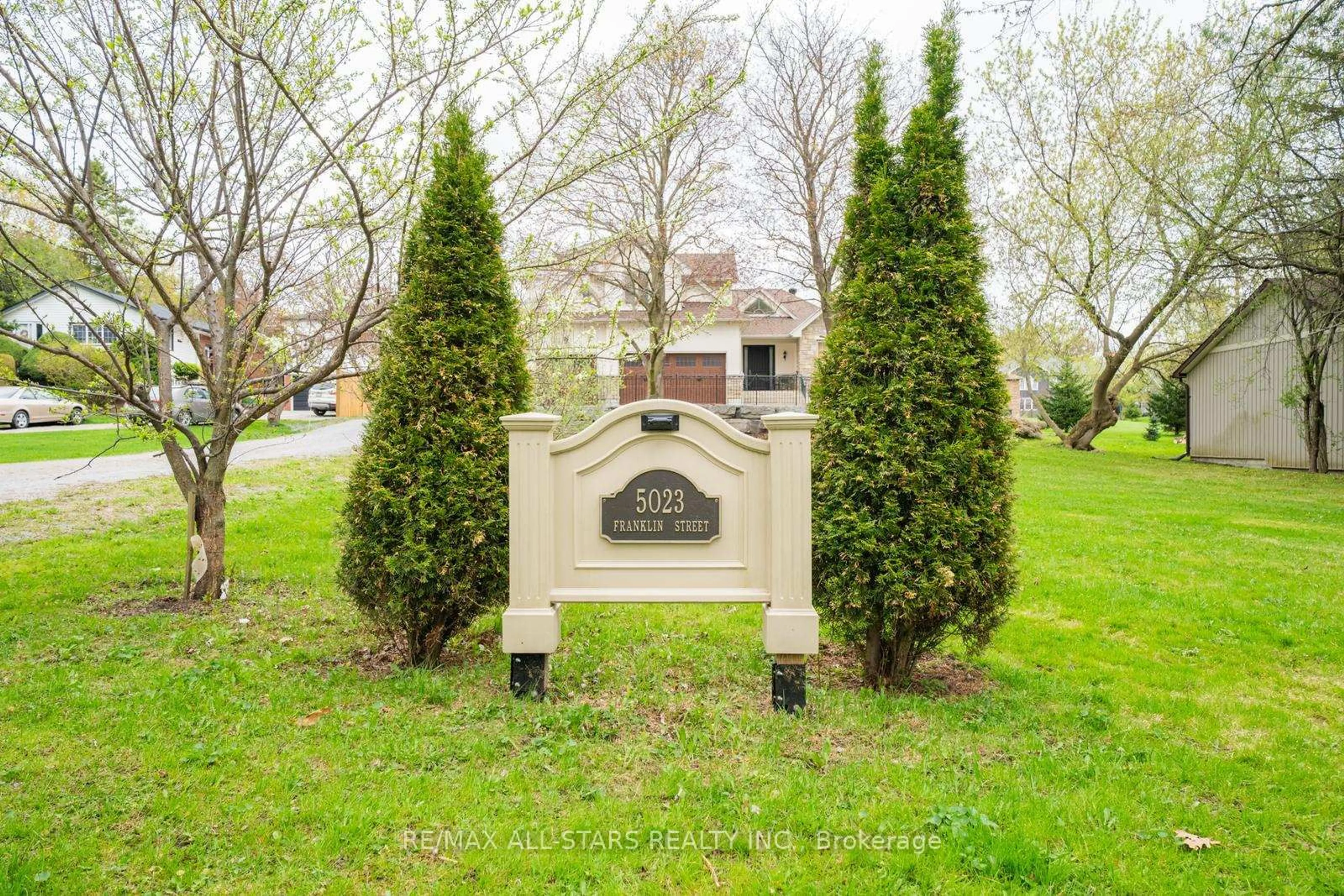 Unknown for 5023 Franklin St, Pickering Ontario L1Y 1B4