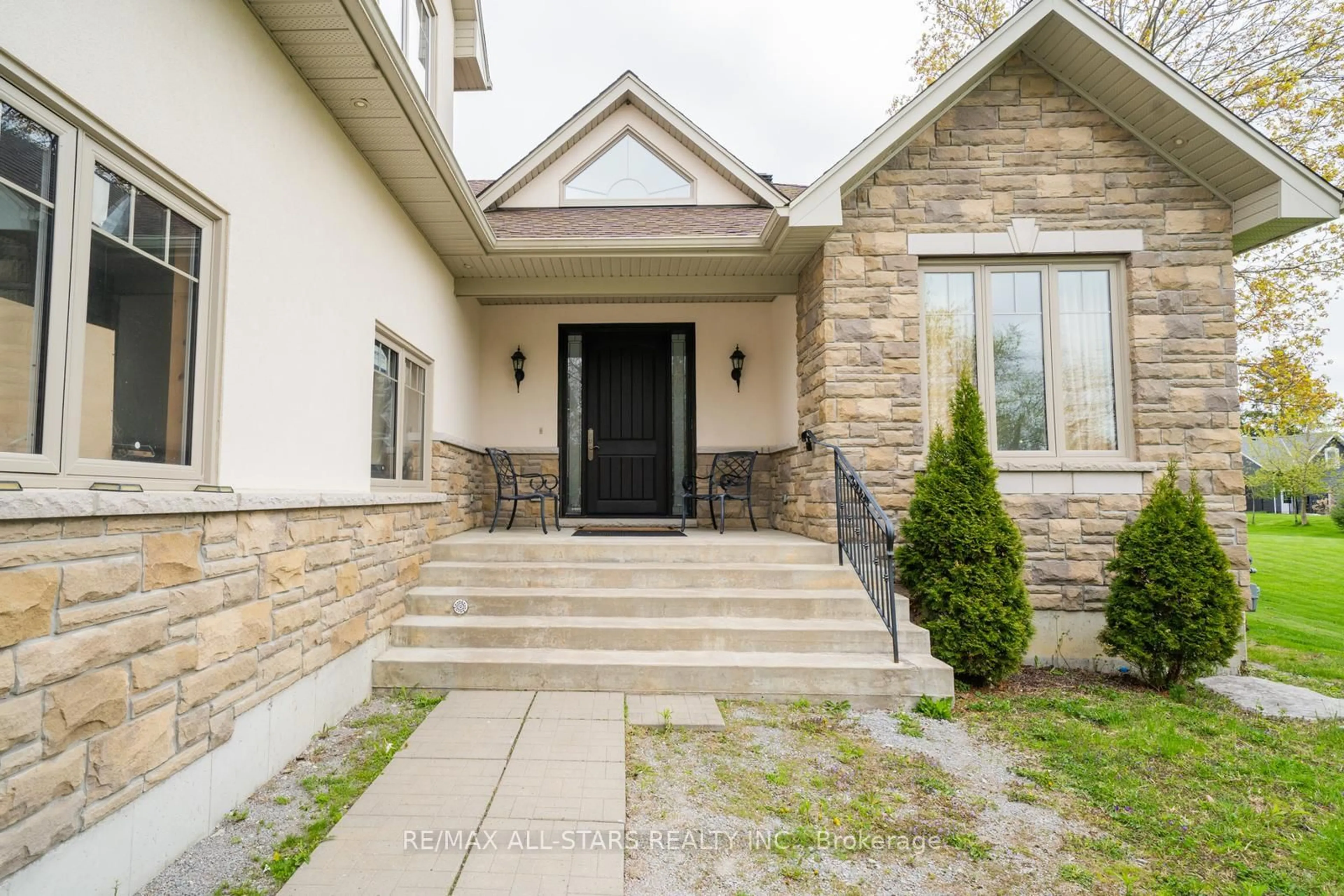 Unknown for 5023 Franklin St, Pickering Ontario L1Y 1B4