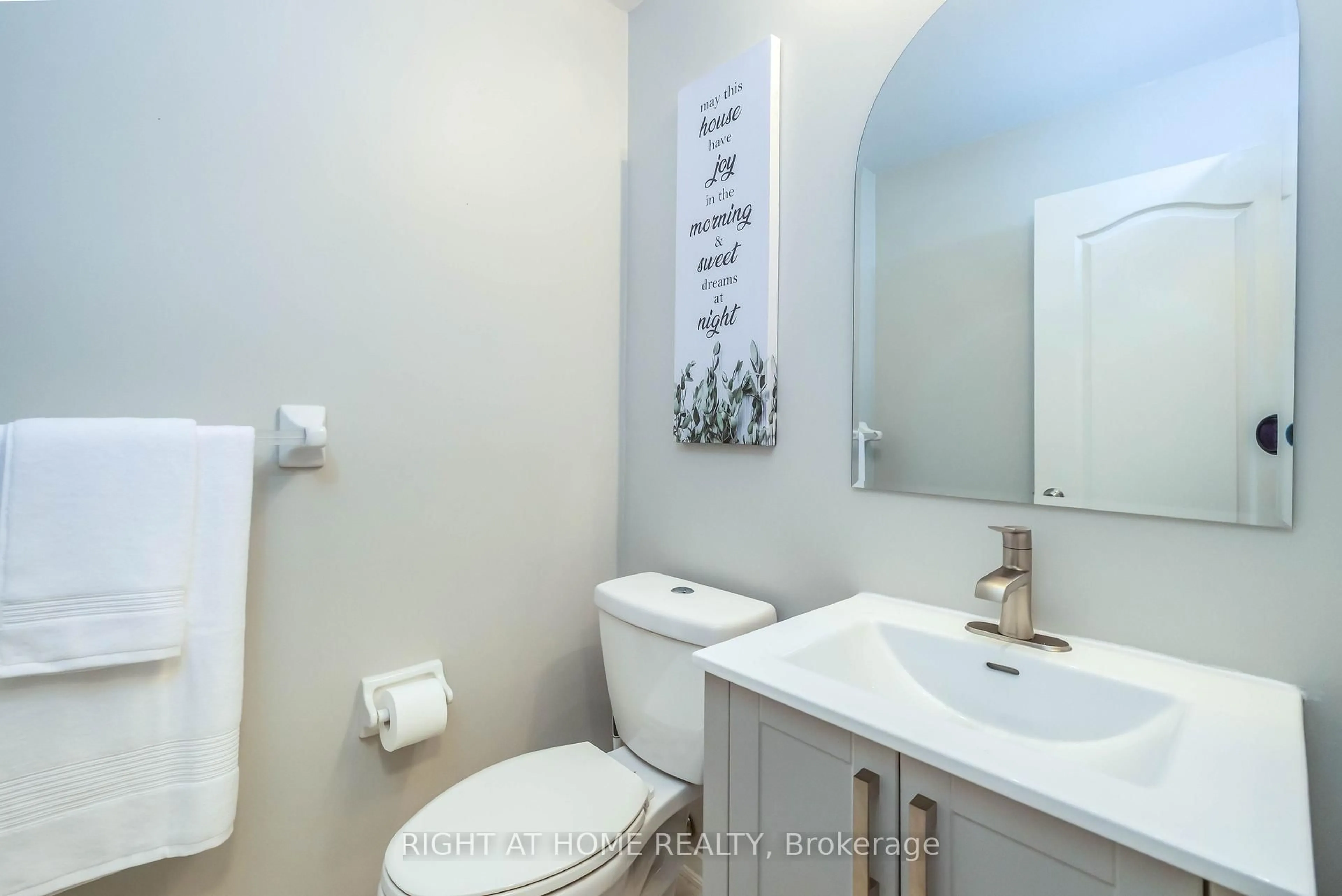 Standard bathroom, unknown for 35 Tansley Cres, Ajax Ontario L1Z 1Y5