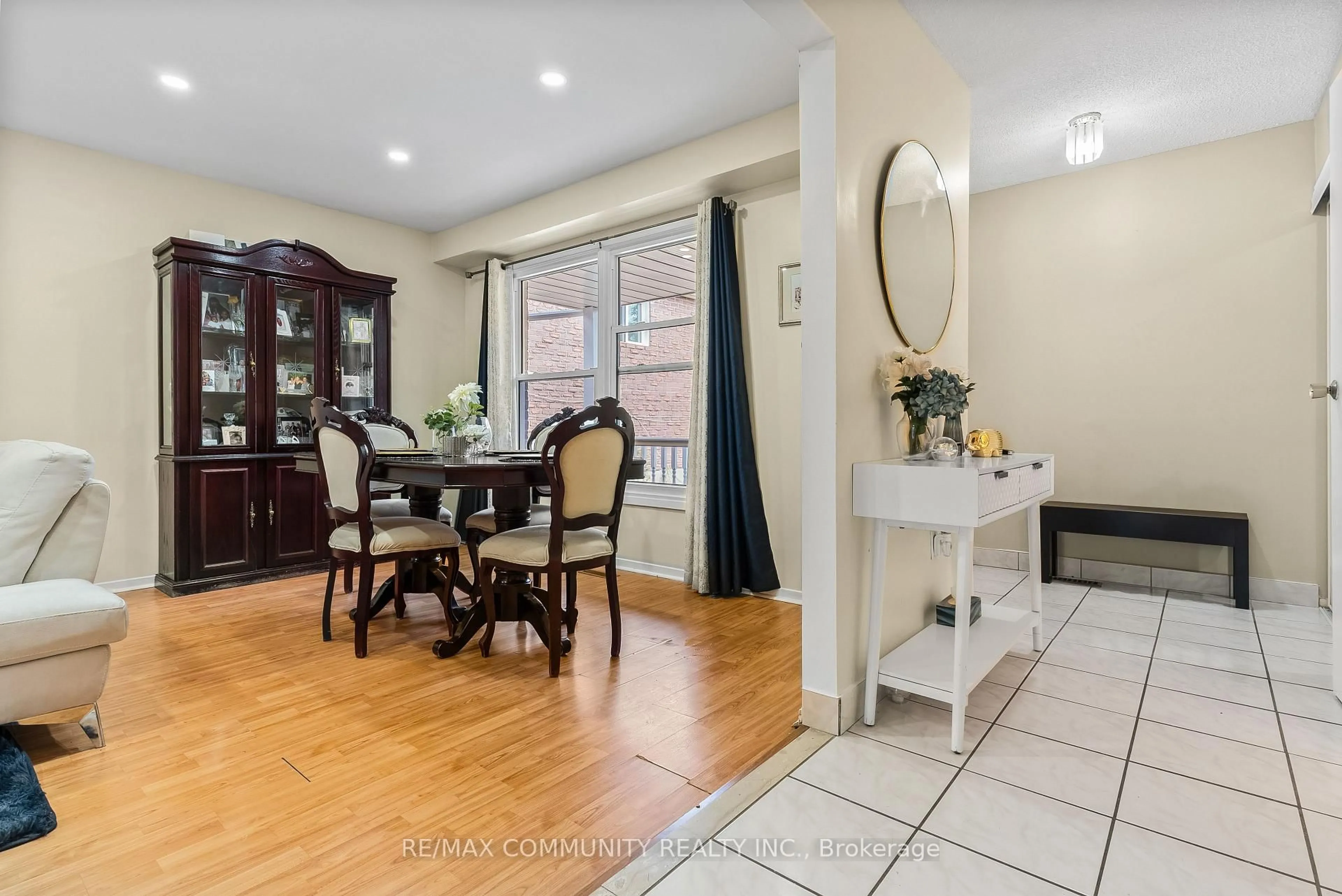 Dining room, ceramic/tile floor for 20 Courtlands Dr, Toronto Ontario M1B 4N5