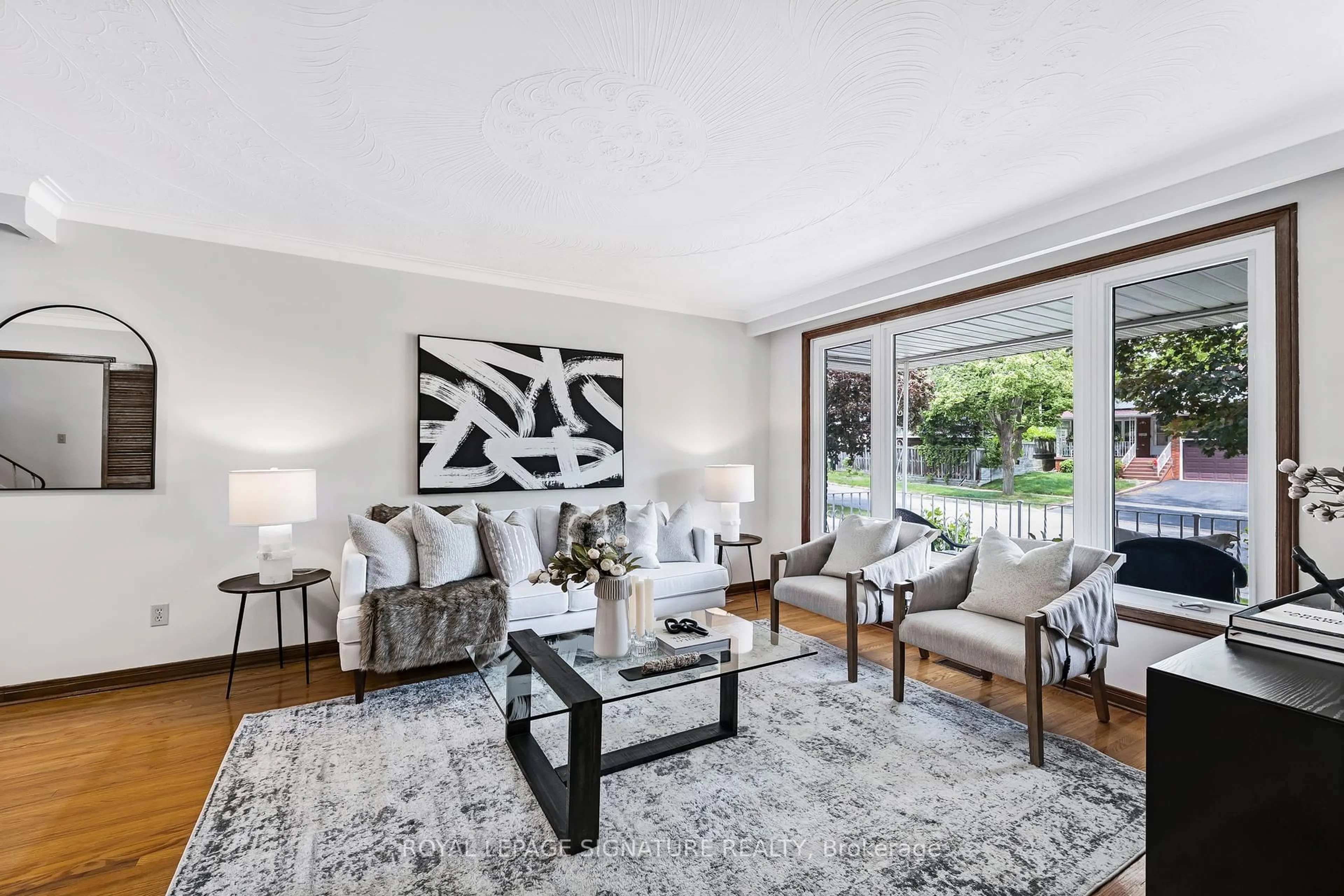 Living room with furniture, unknown for 28 Greendowns Dr, Toronto Ontario M1M 2G7