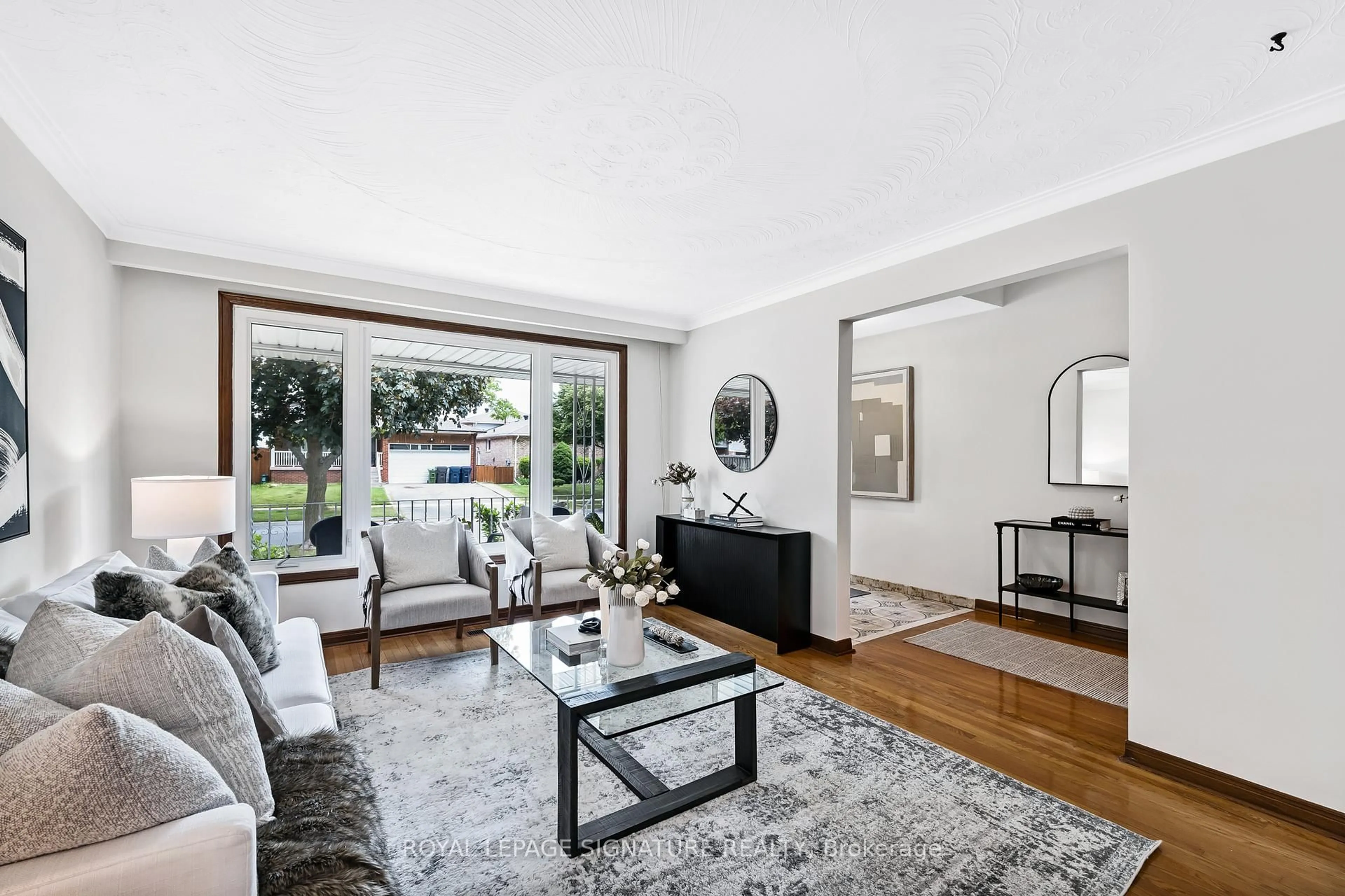 Living room with furniture, unknown for 28 Greendowns Dr, Toronto Ontario M1M 2G7