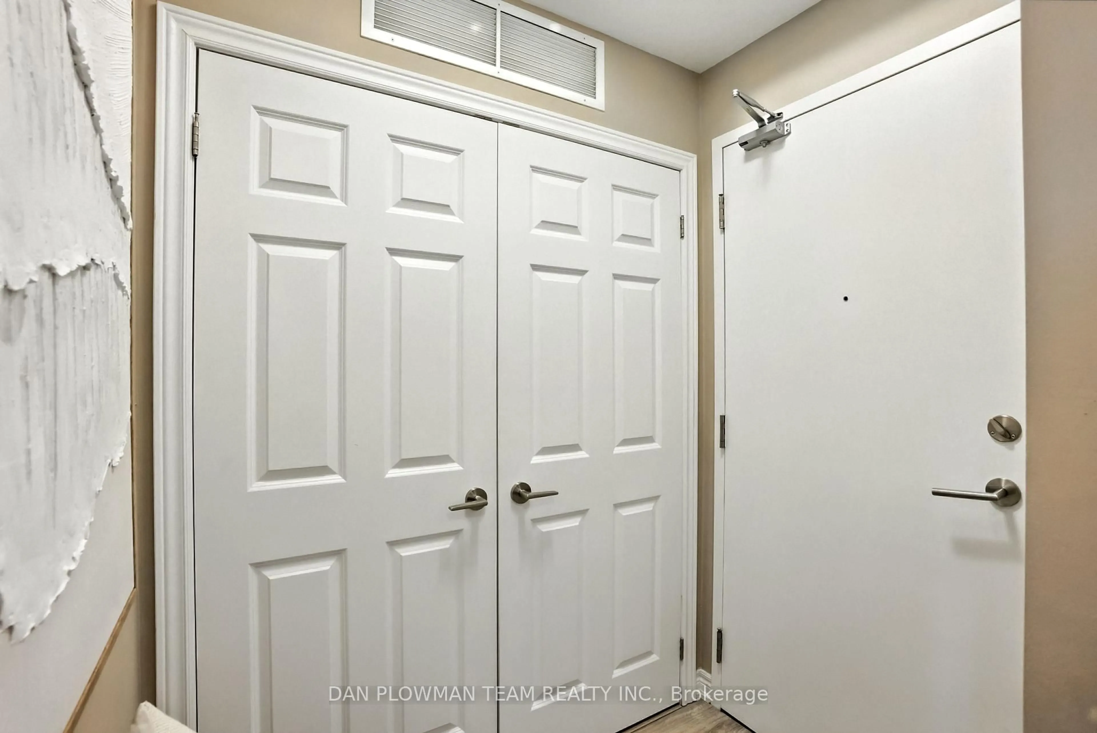 Unknown for 660 Gordon St #113, Whitby Ontario L1N 0L1