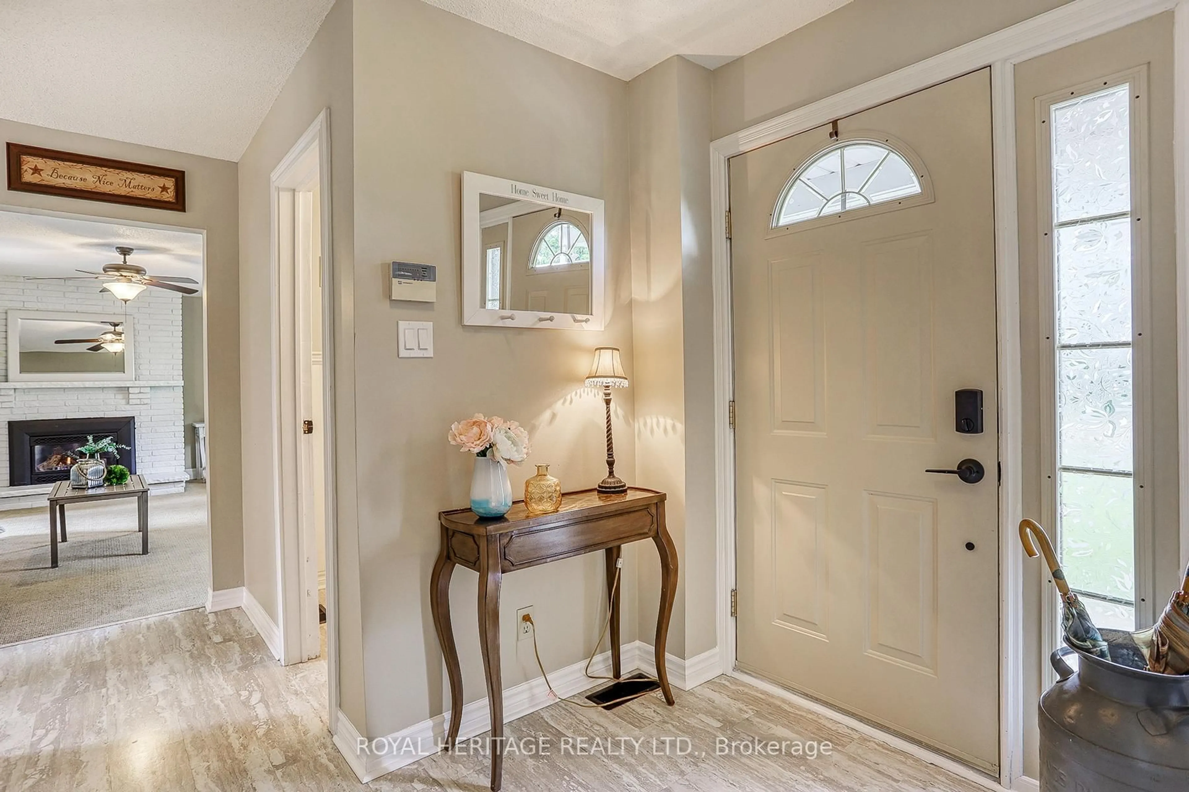 Indoor entryway for 811 Third Concession Rd, Pickering Ontario L1X 2R4
