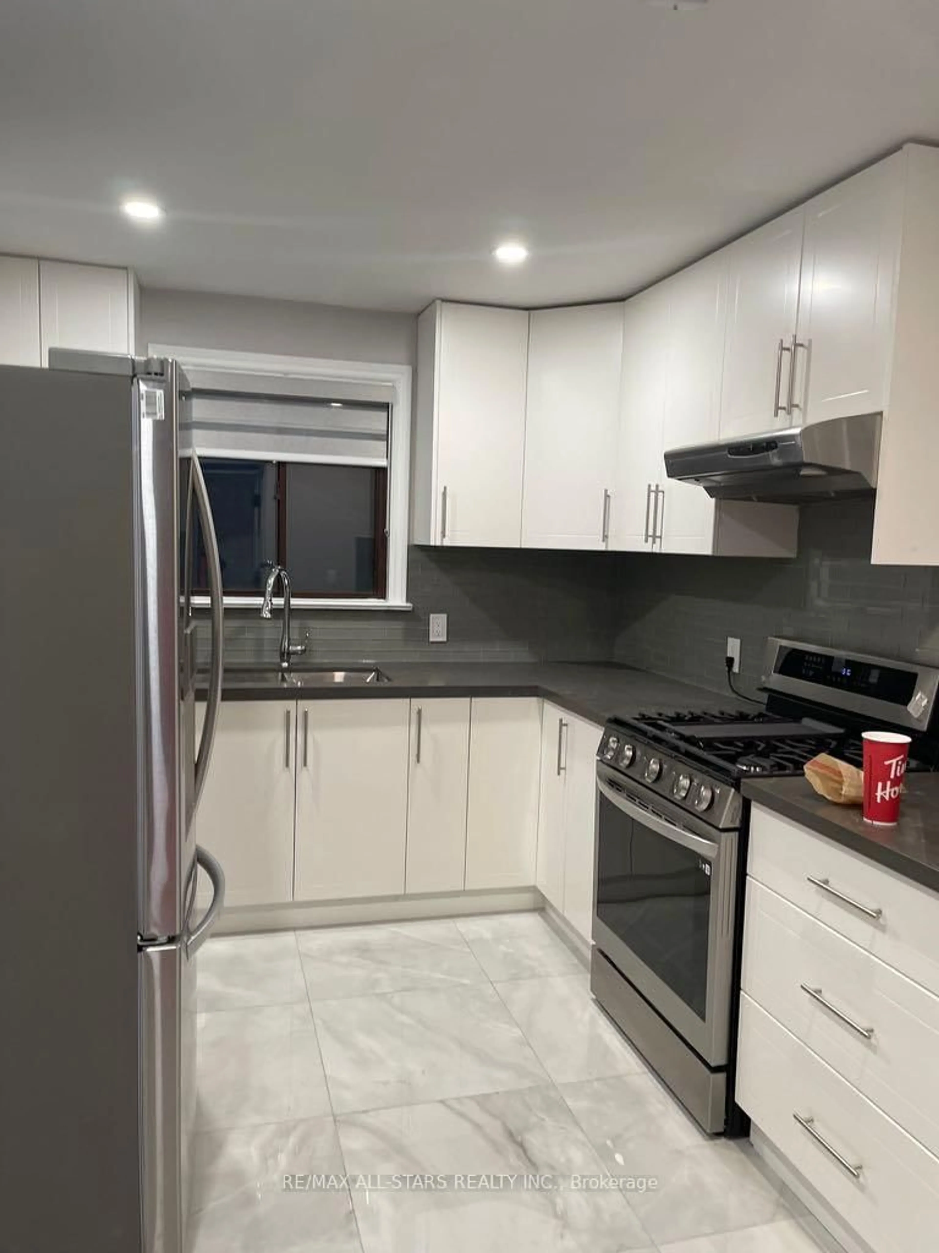 Standard kitchen, ceramic/tile floor for 38 Mcdonald Ave, Toronto Ontario M1L 3Y8