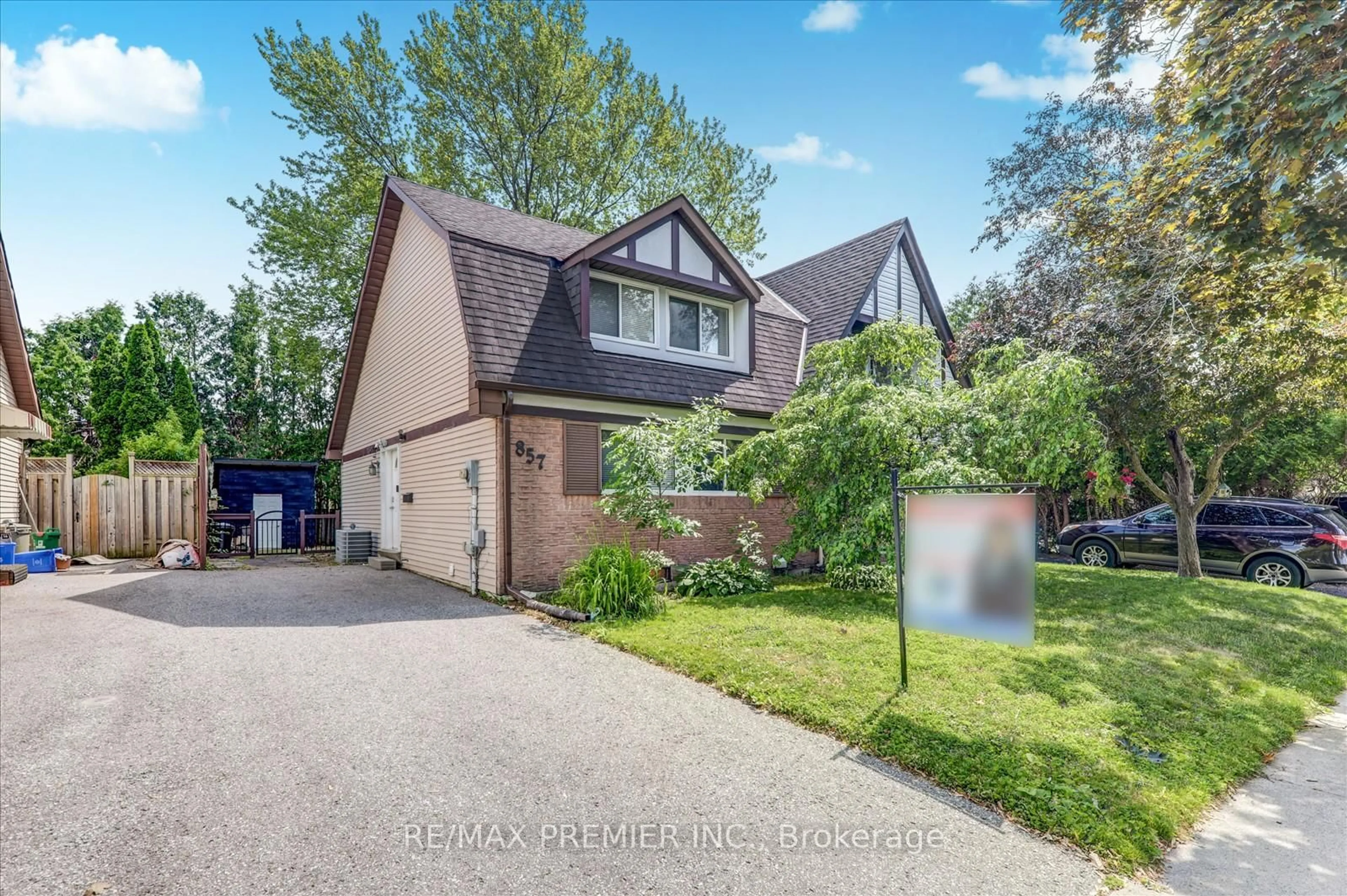 Unknown for 857 Traddles Ave, Oshawa Ontario L1K 1N7