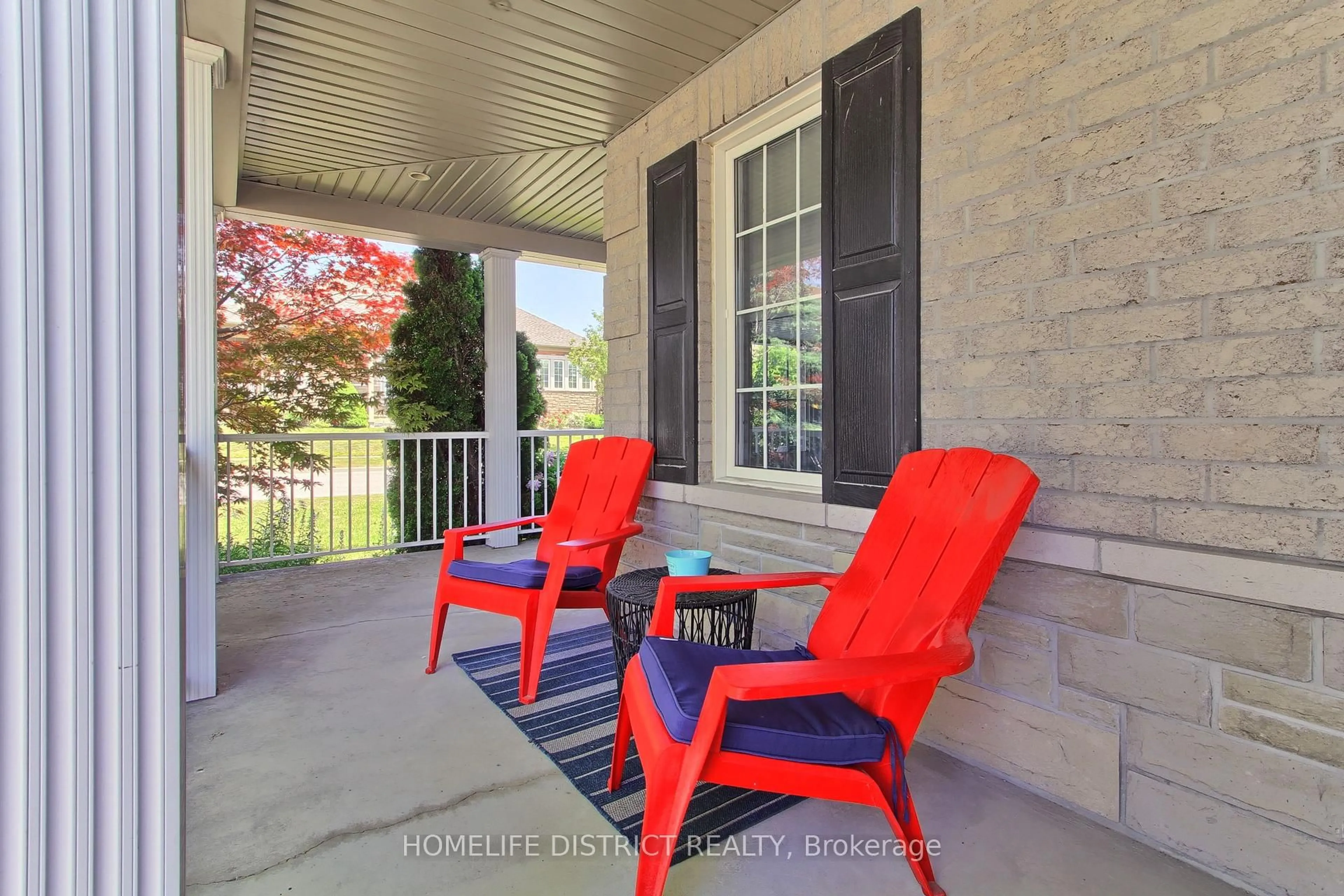 Patio, street for 847 Greenleaf Circ, Oshawa Ontario L1K 2W7