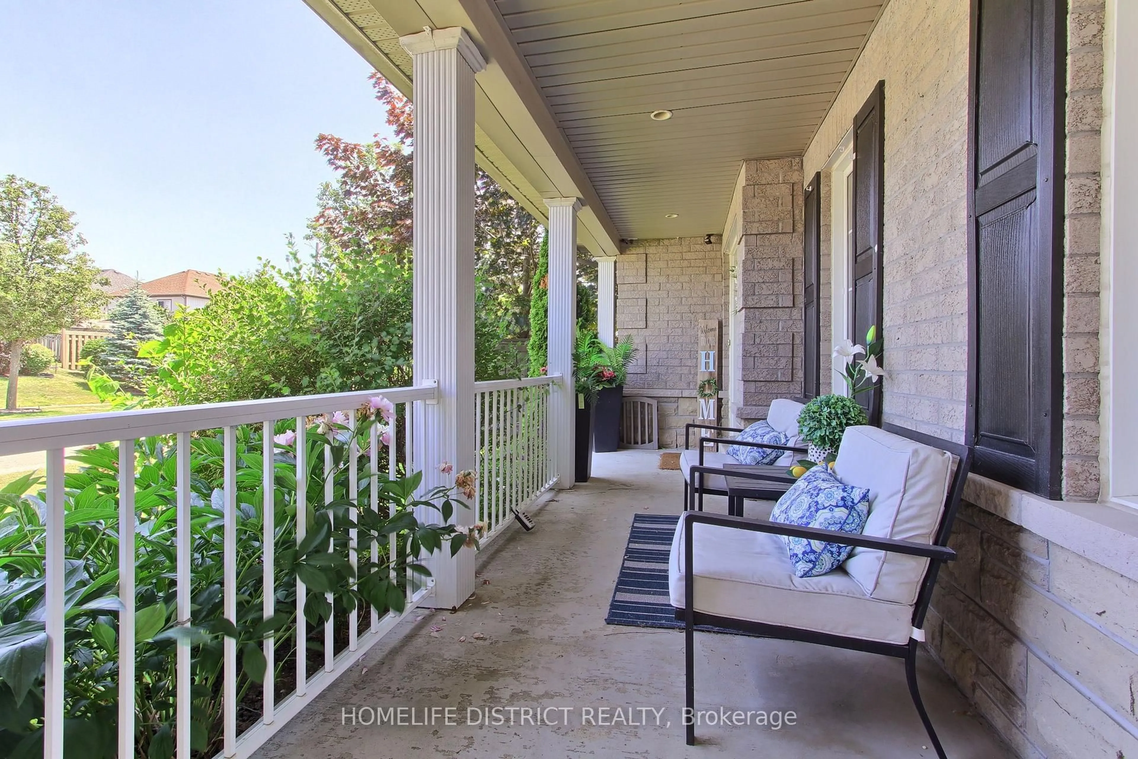 Patio, street for 847 Greenleaf Circ, Oshawa Ontario L1K 2W7