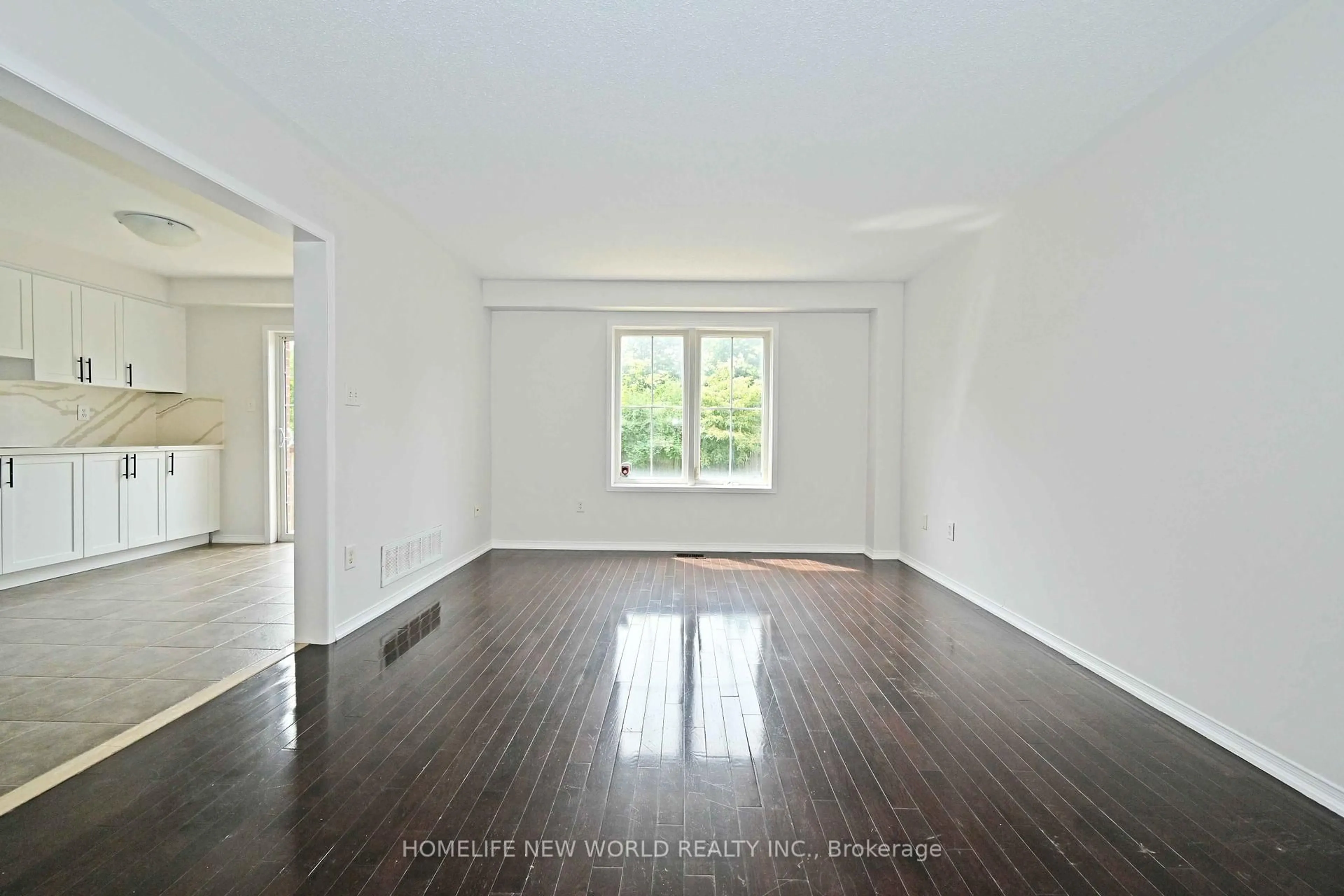 A pic of a room for 131 Norland Circ, Oshawa Ontario L1L 0A7