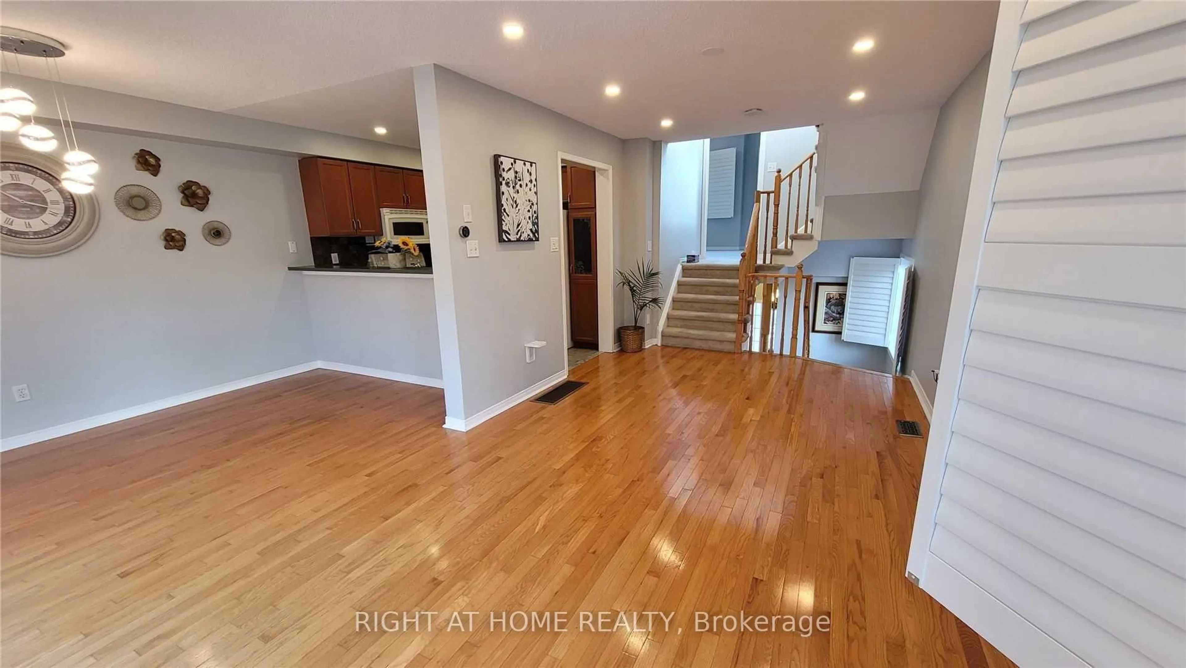 Unknown for 135 Stokely Cres, Whitby Ontario L1N 9S9