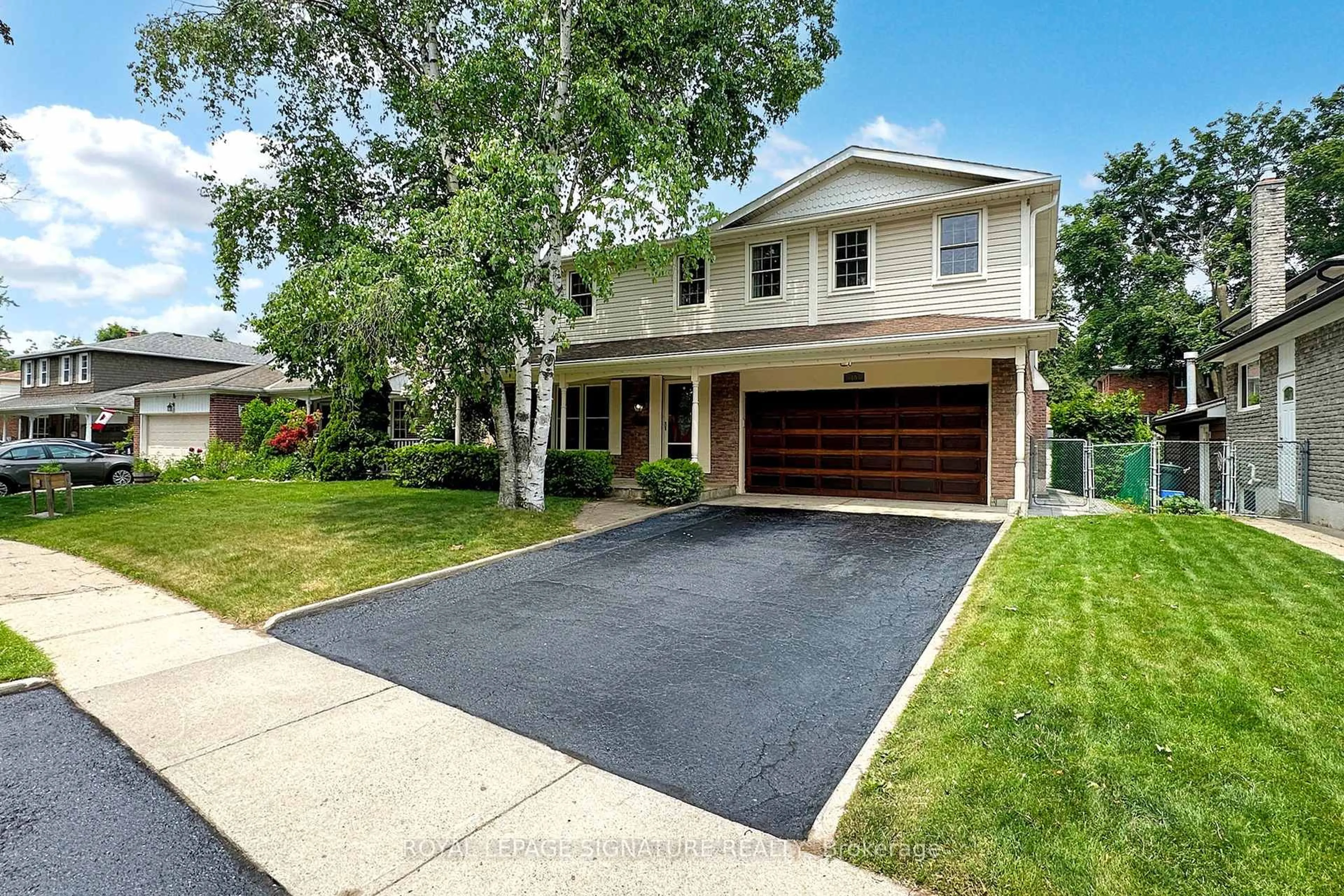 Home with vinyl exterior material, street for 10 Corningham St, Toronto Ontario M1C 1Y1