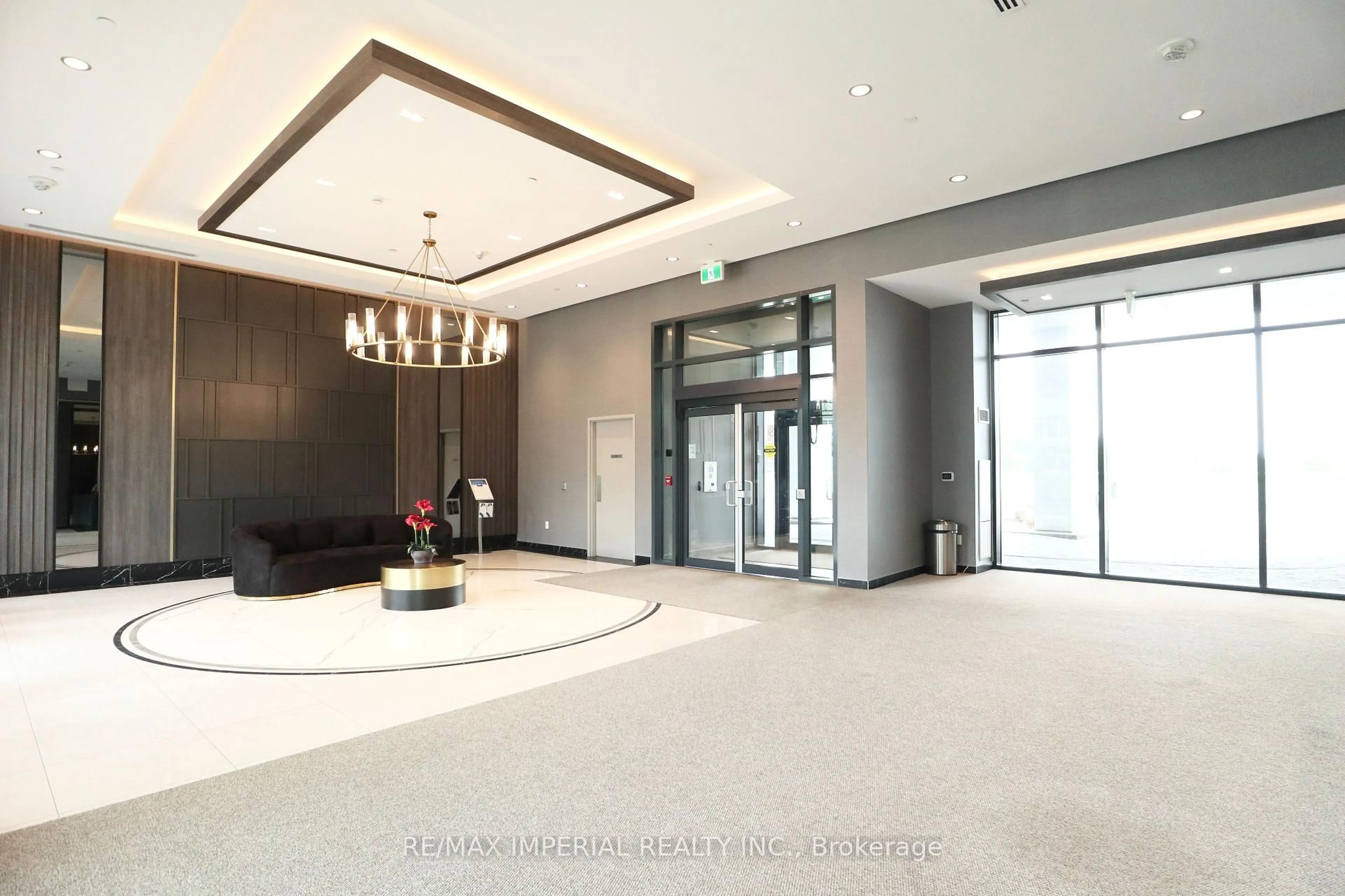 Indoor foyer for 3220 Sheppard Ave #904, Toronto Ontario M1T 0B7