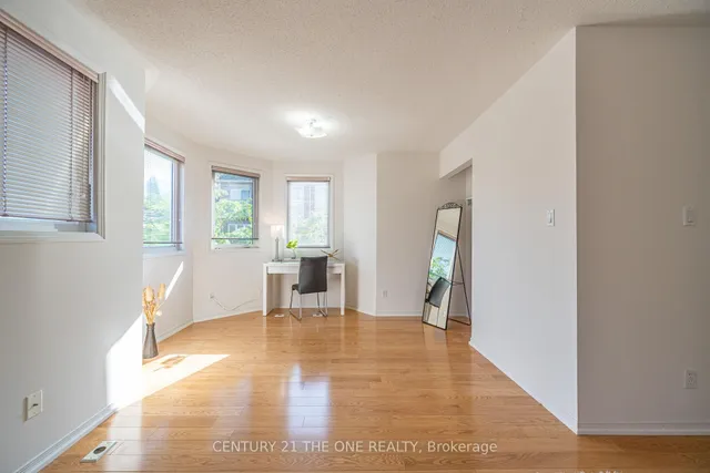 Additional image 15 of 28 Rosebank Dr Unit 1102