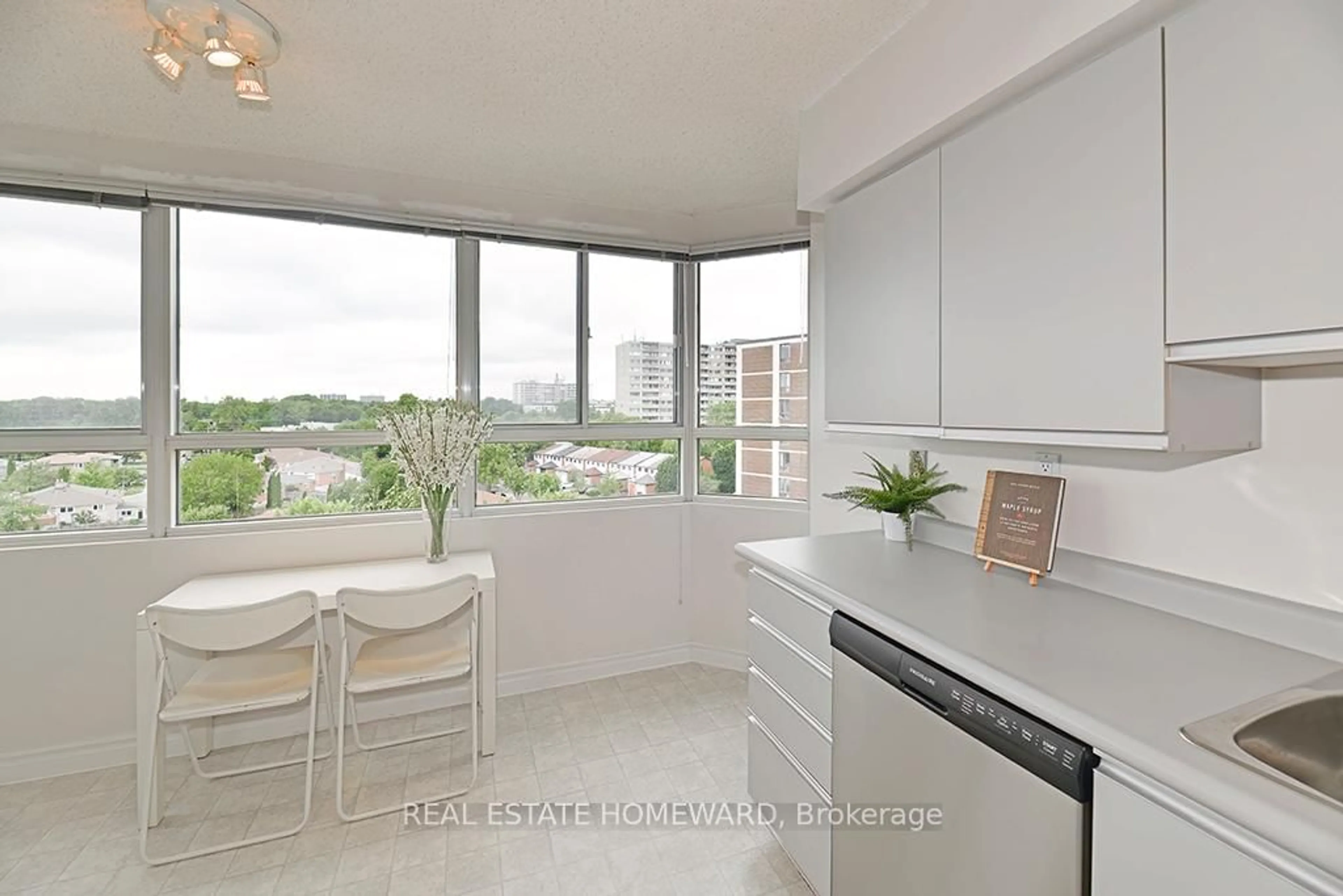 Unknown for 4 Park Vista Dr #1208, Toronto Ontario M4B 3M8