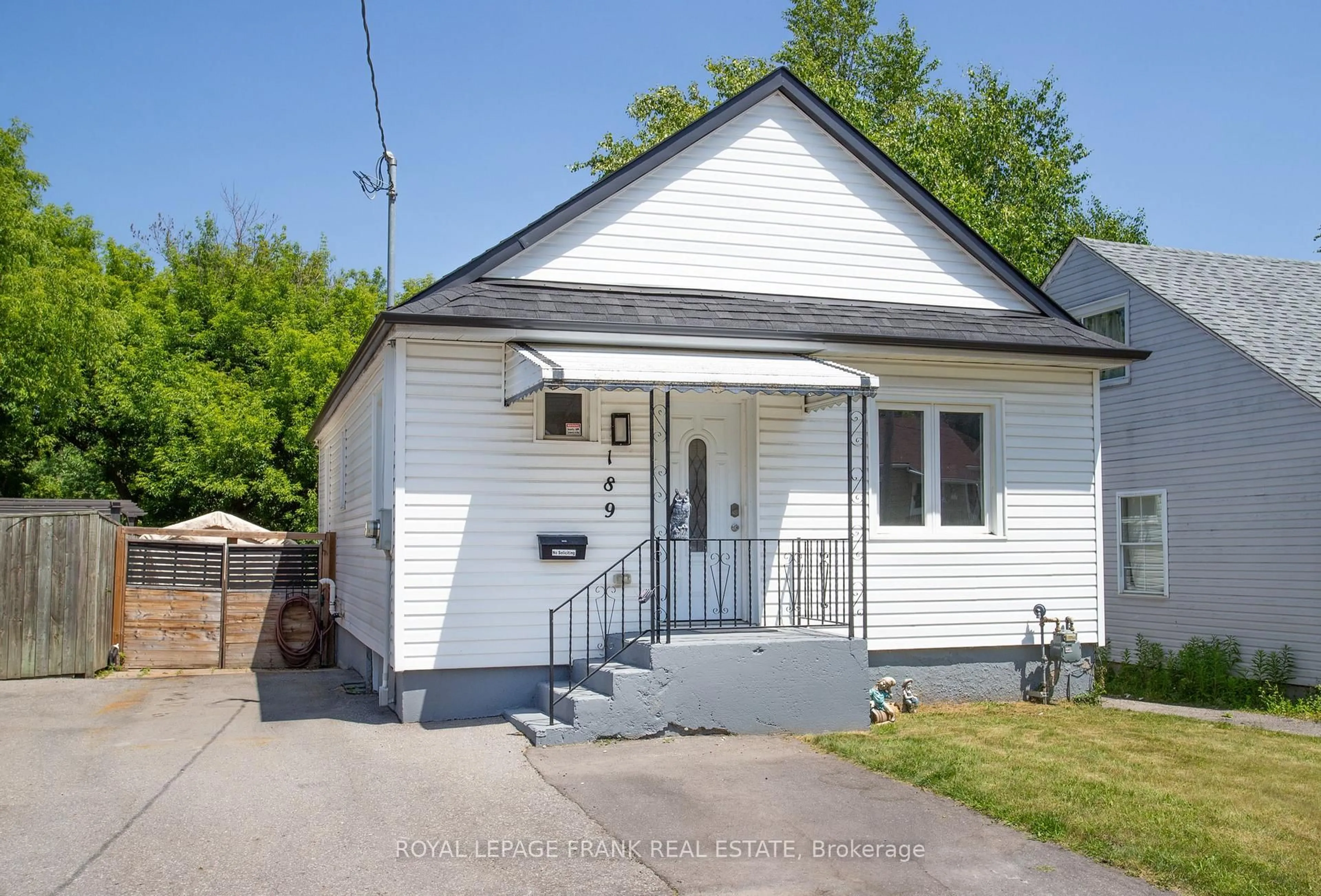 Unknown for 189 Nassau St, Oshawa Ontario L1J 2A9