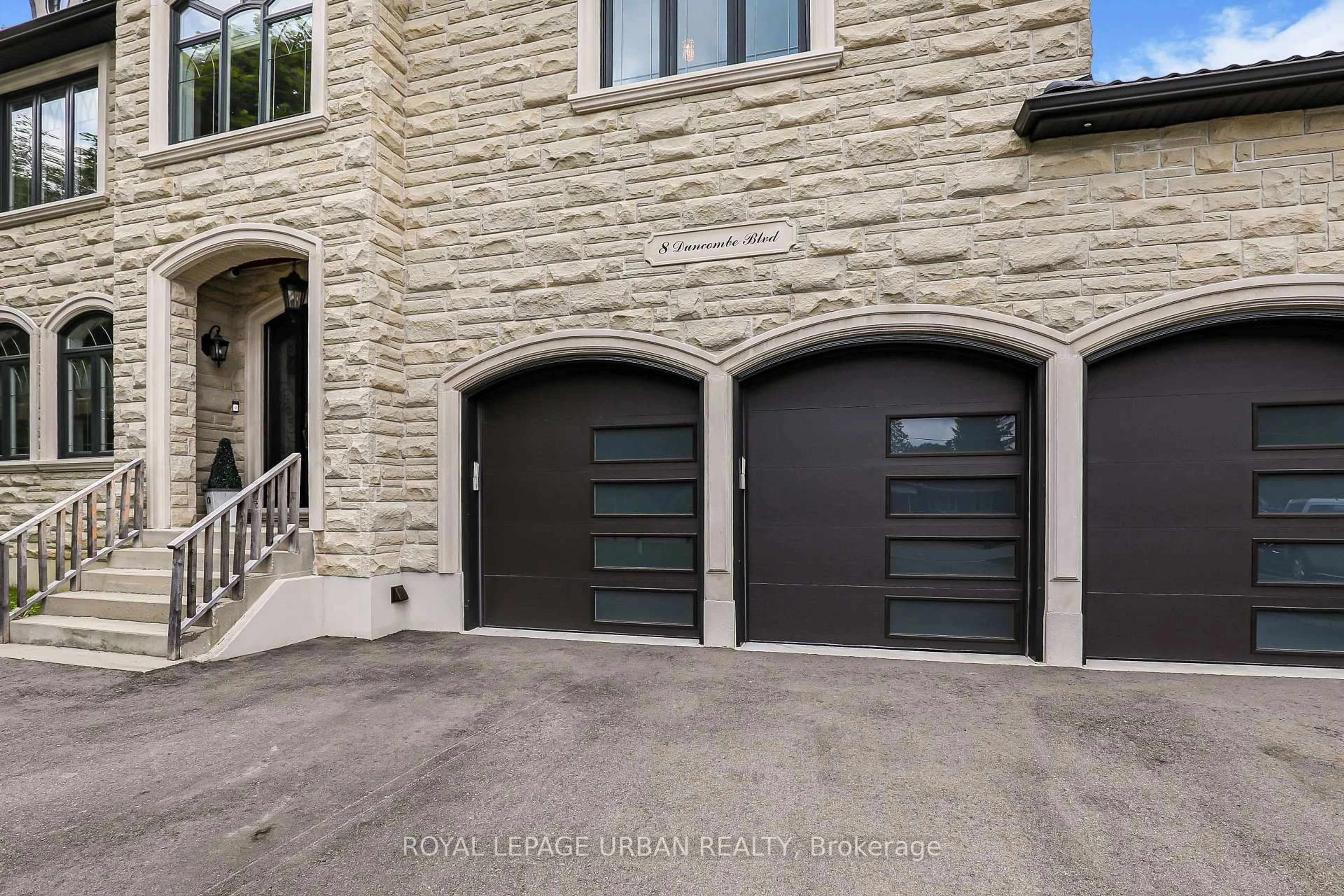 Unknown for 8 Duncombe Blvd, Toronto Ontario M1M 3A5