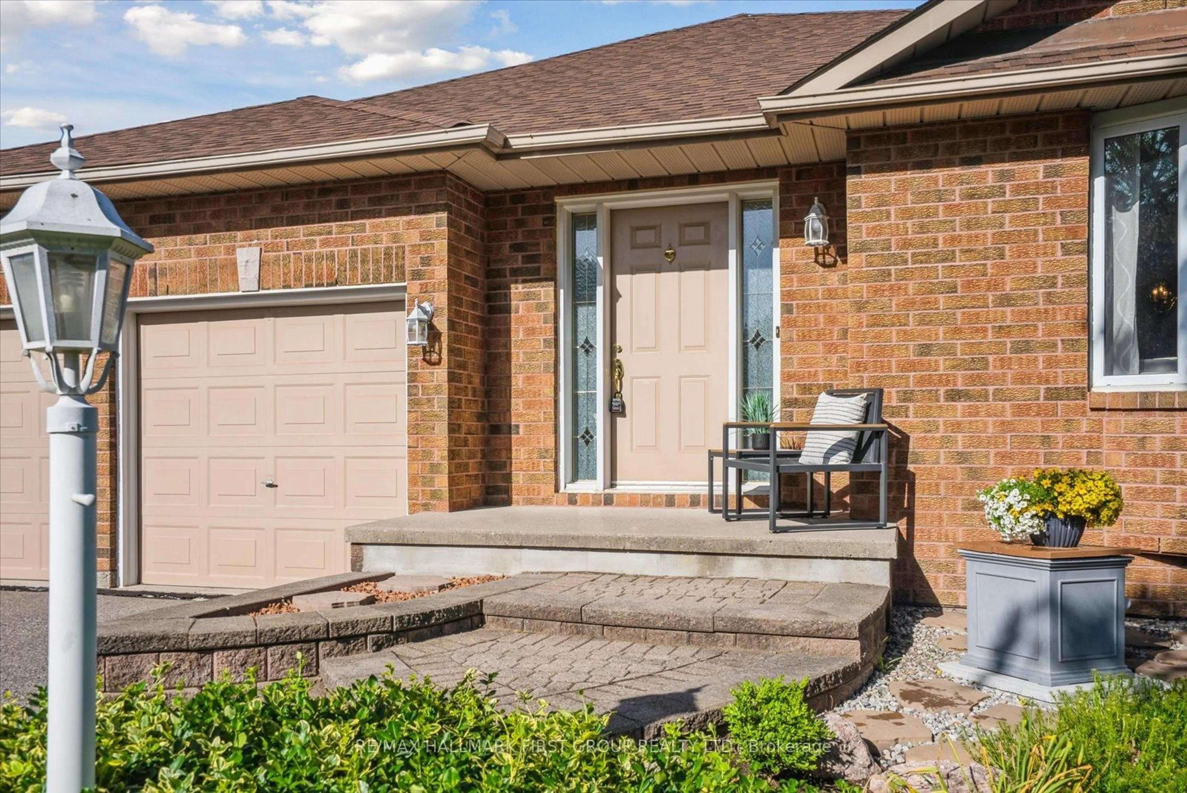 Home with brick exterior material, street for 56 Inglewood Pl, Whitby Ontario L1N 8Z9