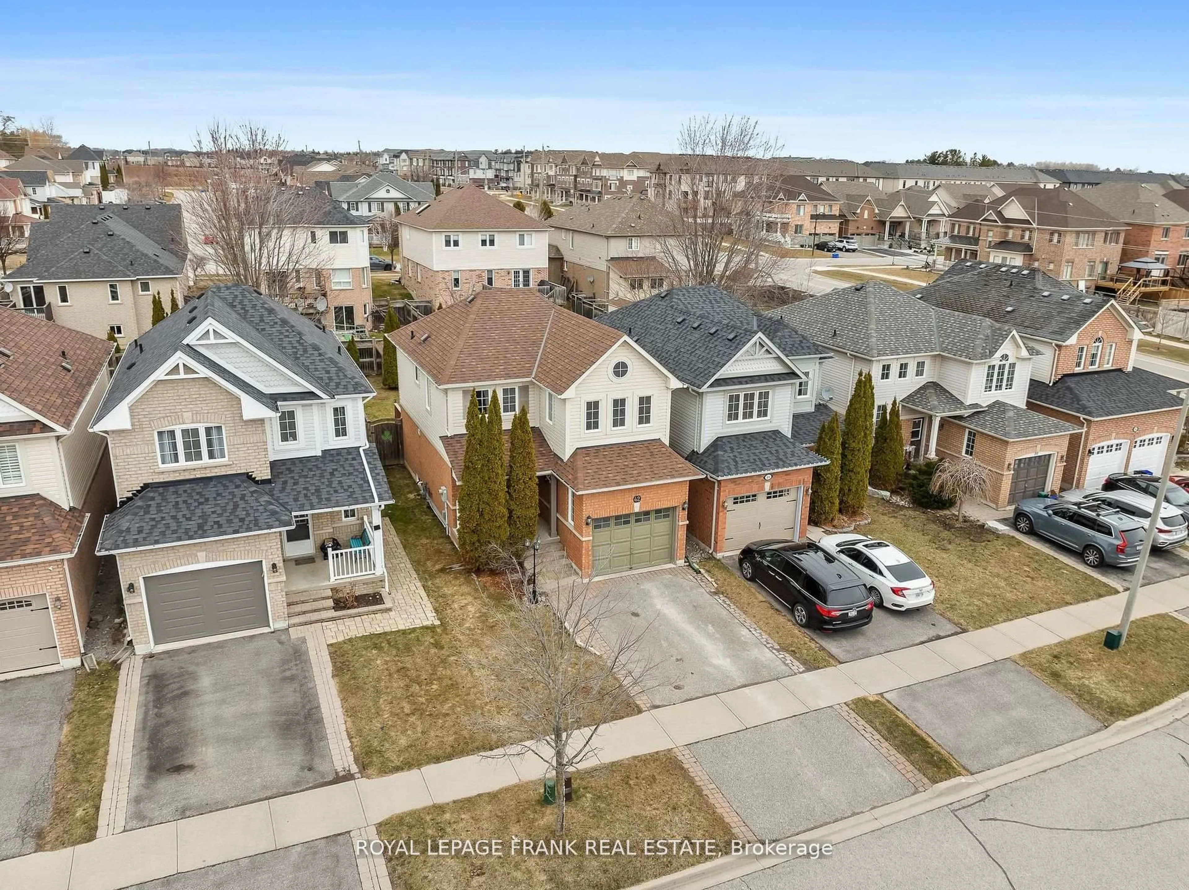 A pic from outside/outdoor area/front of a property/back of a property/a pic from drone, street for 42 Childs Crt, Clarington Ontario L1C 5P2