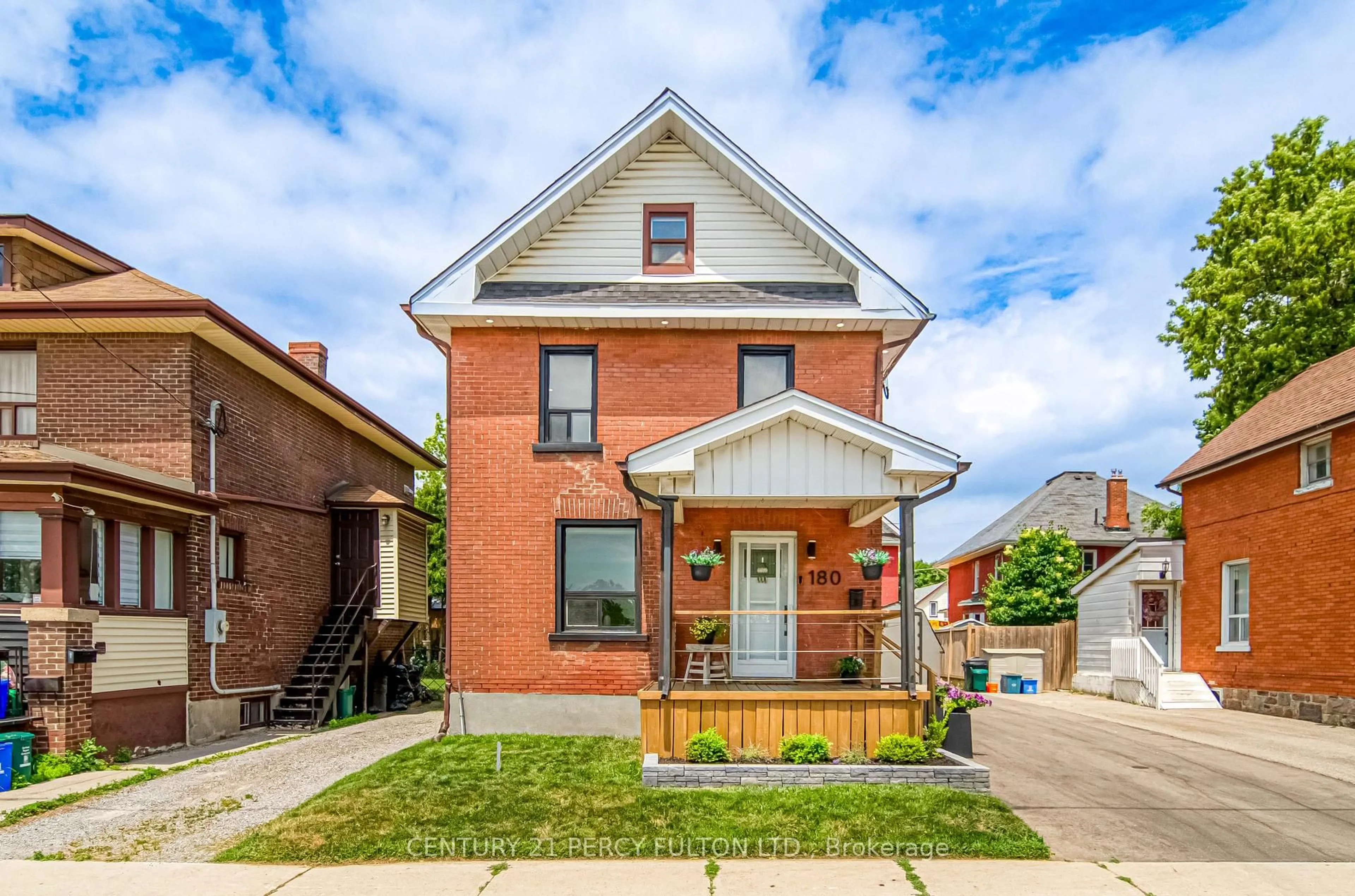 Home with brick exterior material, street for 180 Bruce St, Oshawa Ontario L1H 1R3