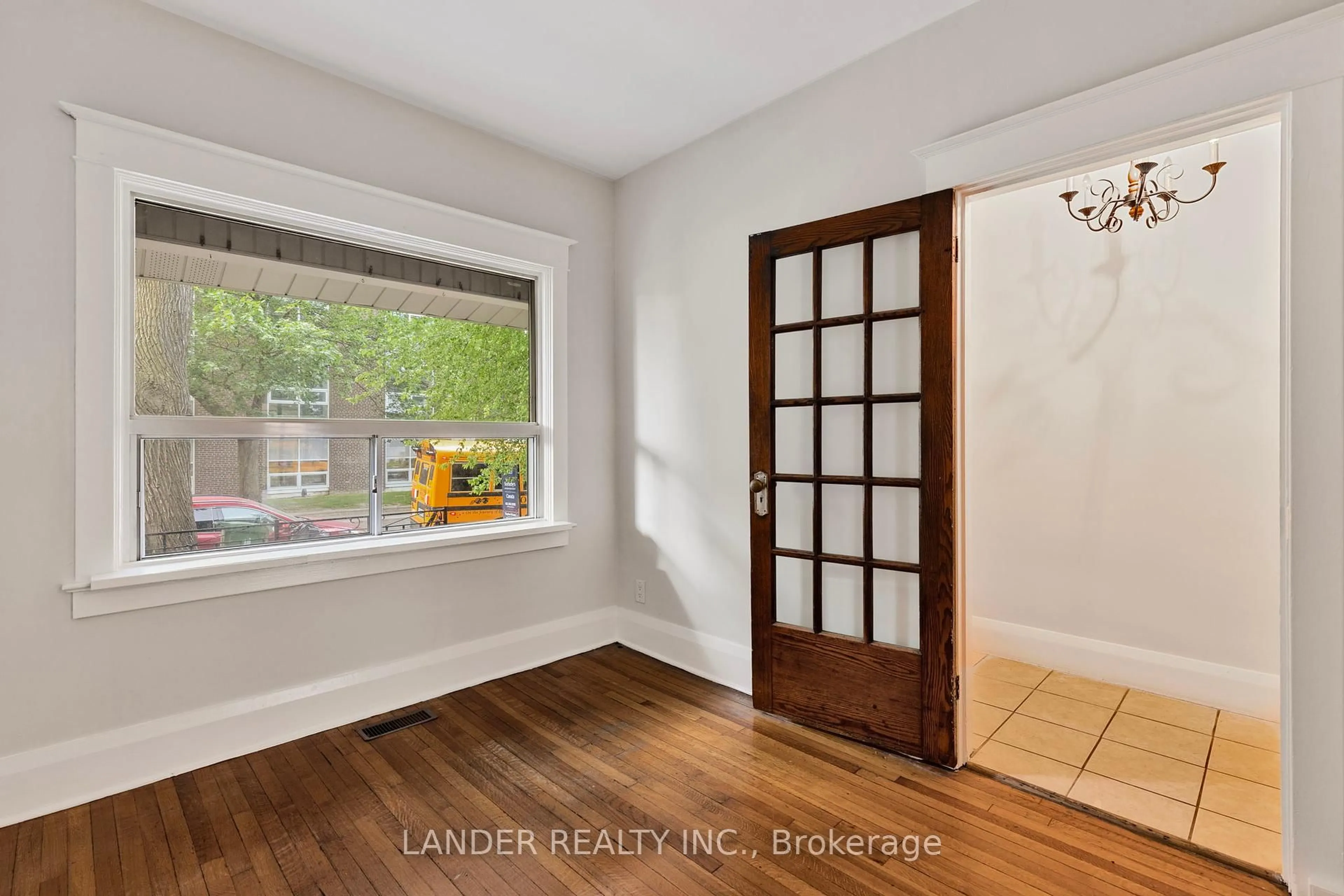 Indoor entryway for 98 Chatham Ave, Toronto Ontario M4J 1K7