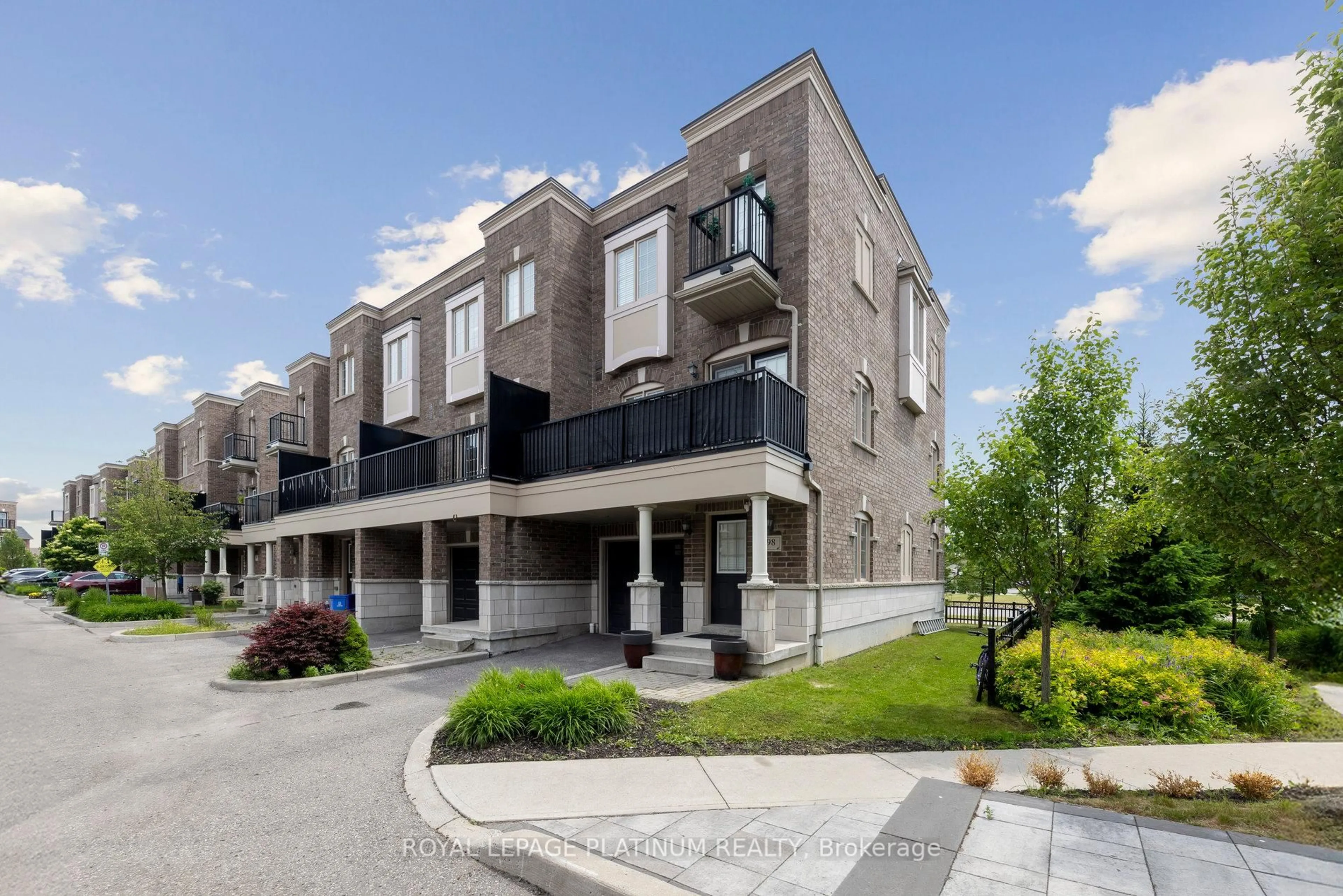 Home with brick exterior material, street for 98 Ferris Sq, Clarington Ontario L1E 0J2