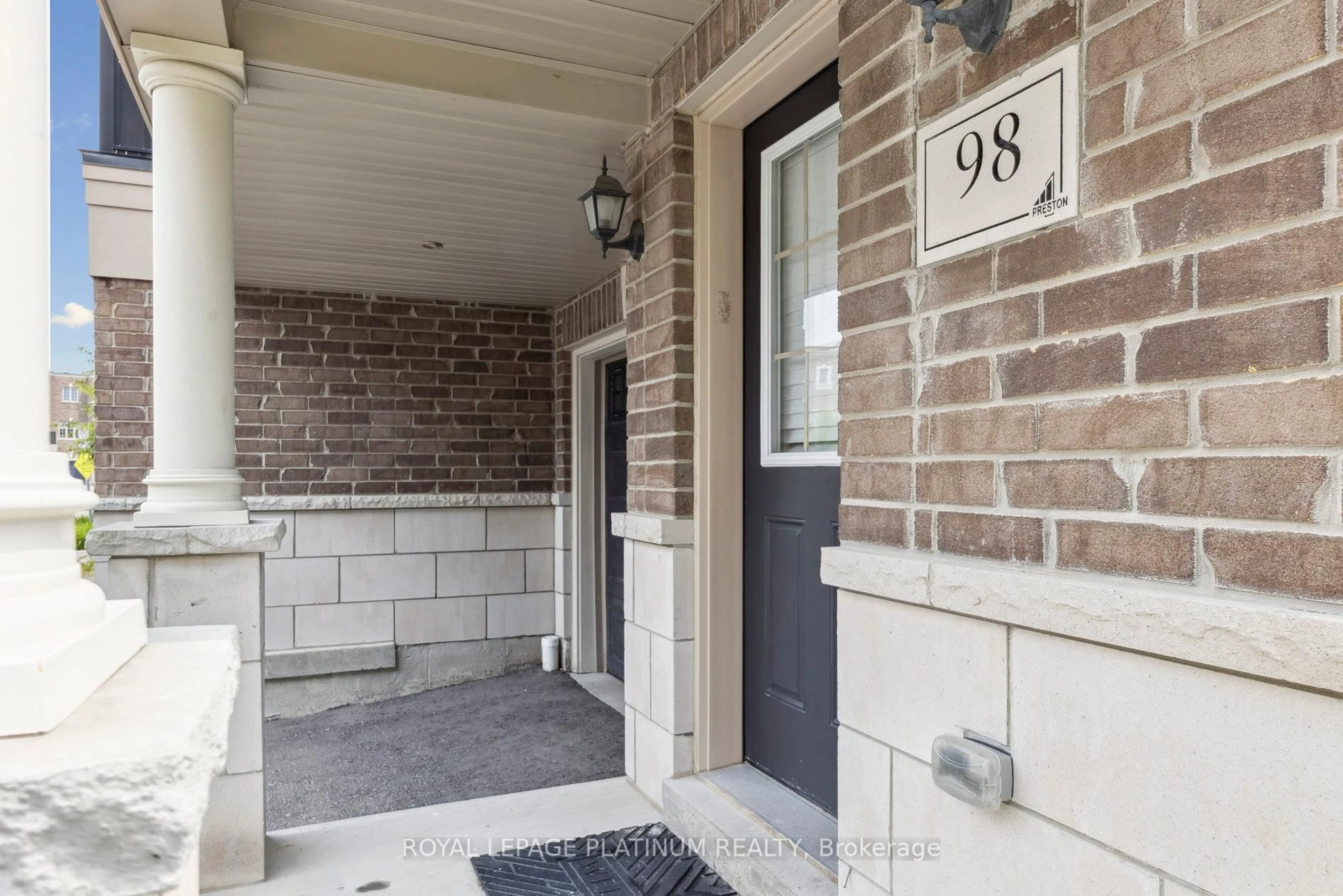 Indoor entryway for 98 Ferris Sq, Clarington Ontario L1E 0J2