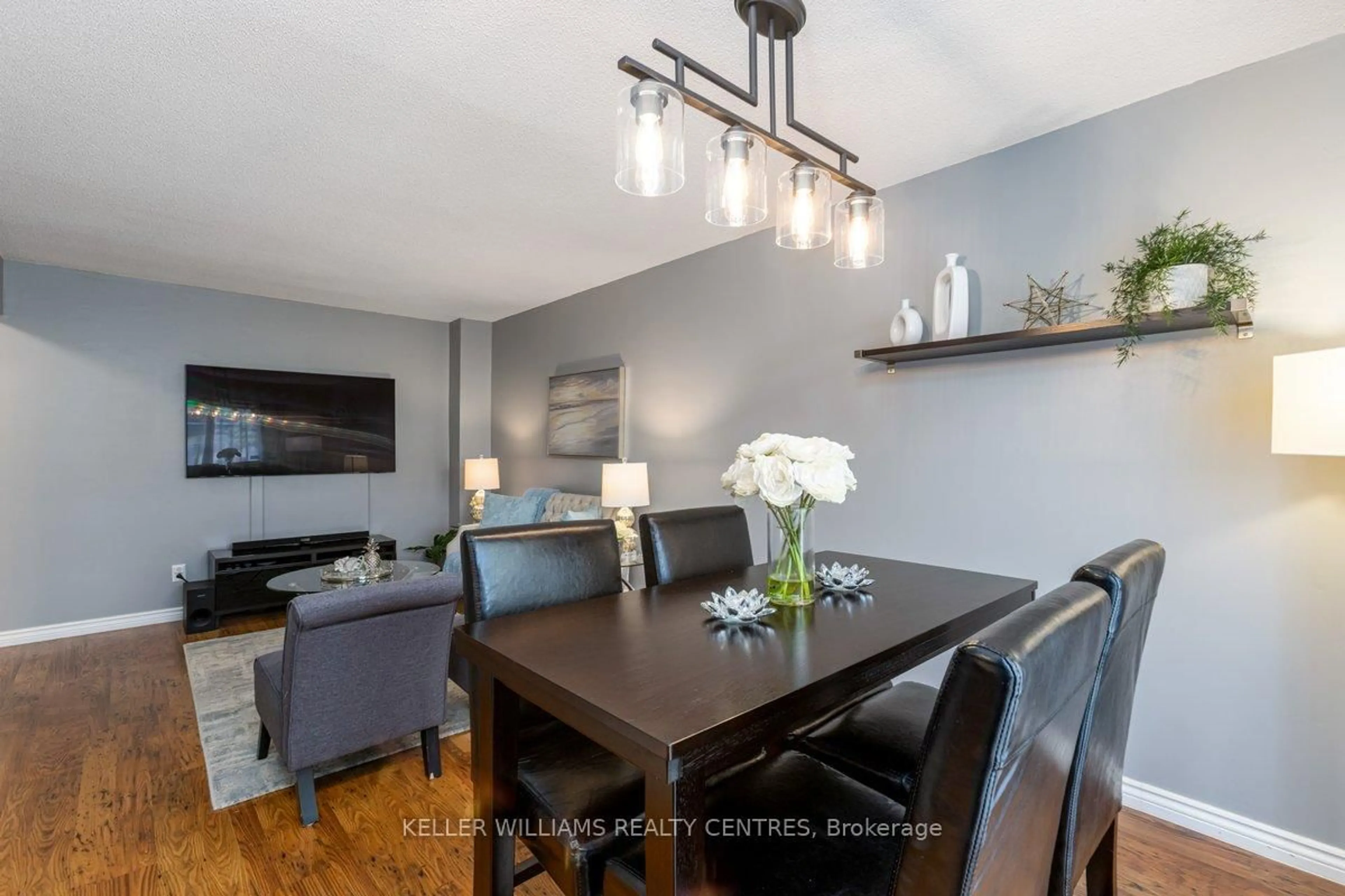 Dining room, wood/laminate floor for 905 Gentry Cres, Oshawa Ontario L1K 1L6