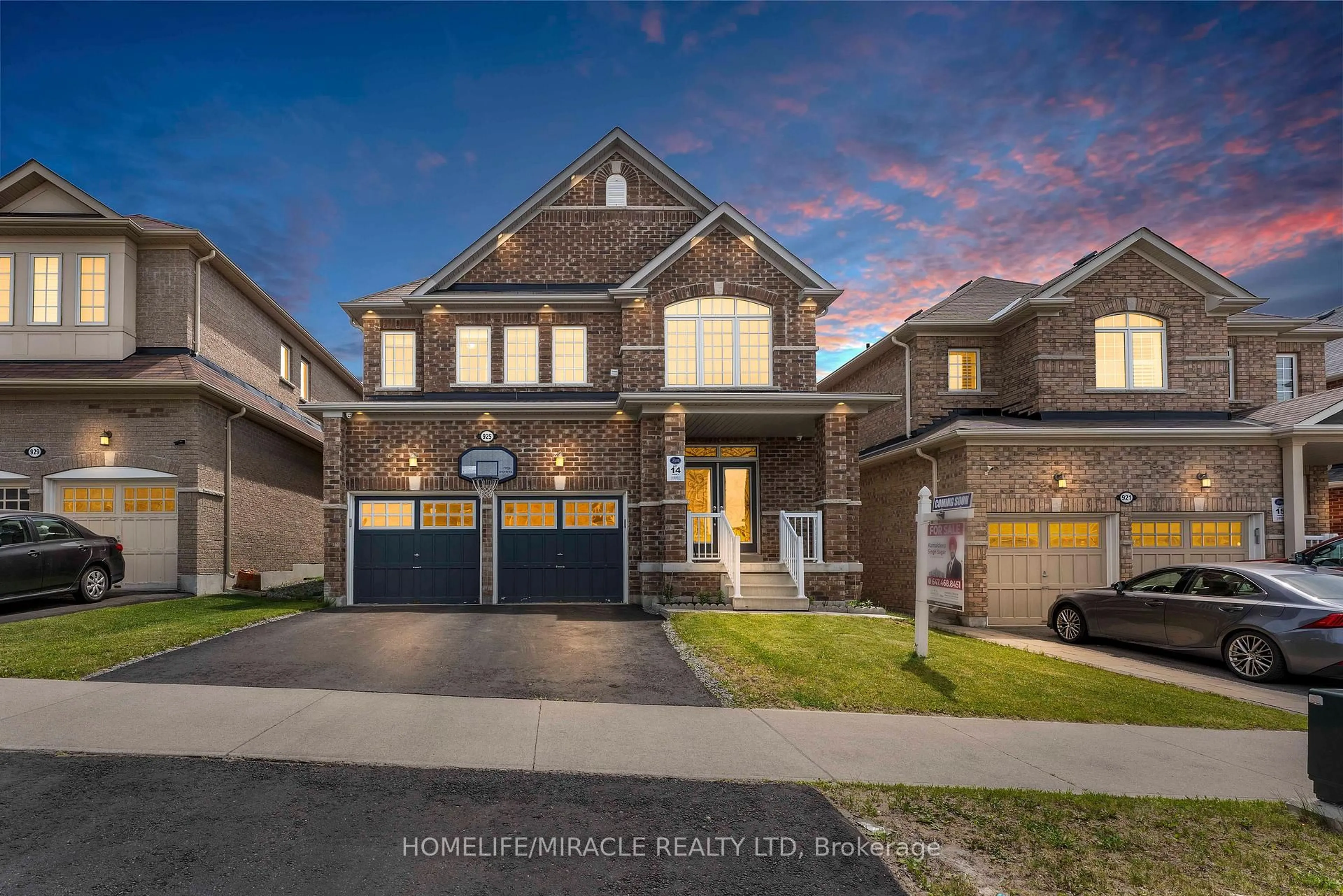 Home with brick exterior material, street for 925 Greenhill Ave, Oshawa Ontario L1K 0X9