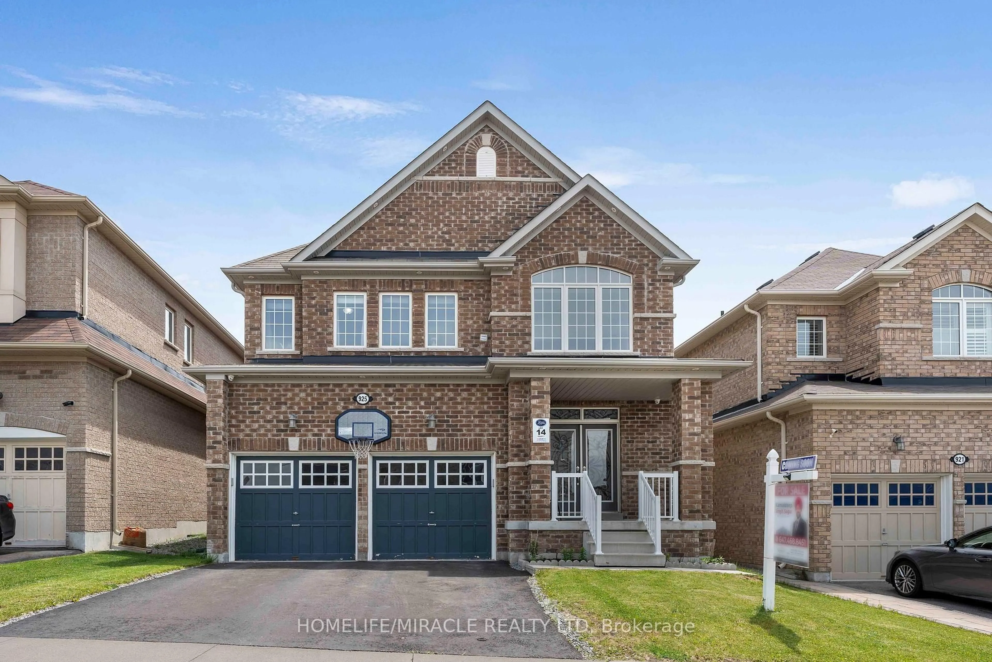 Home with brick exterior material, street for 925 Greenhill Ave, Oshawa Ontario L1K 0X9