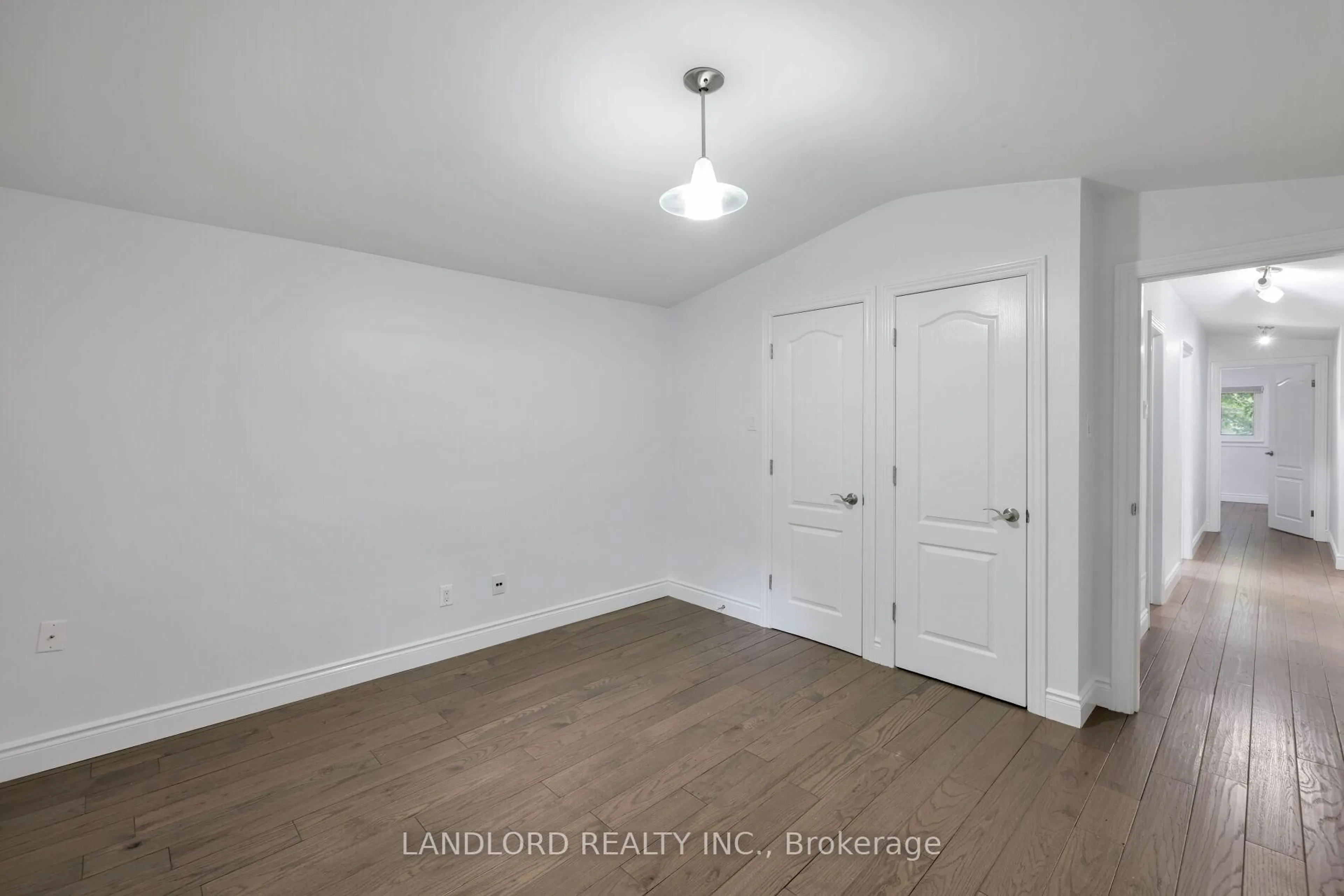 A pic of a room for 34 Lyncroft Dr, Toronto Ontario M1E 1X7