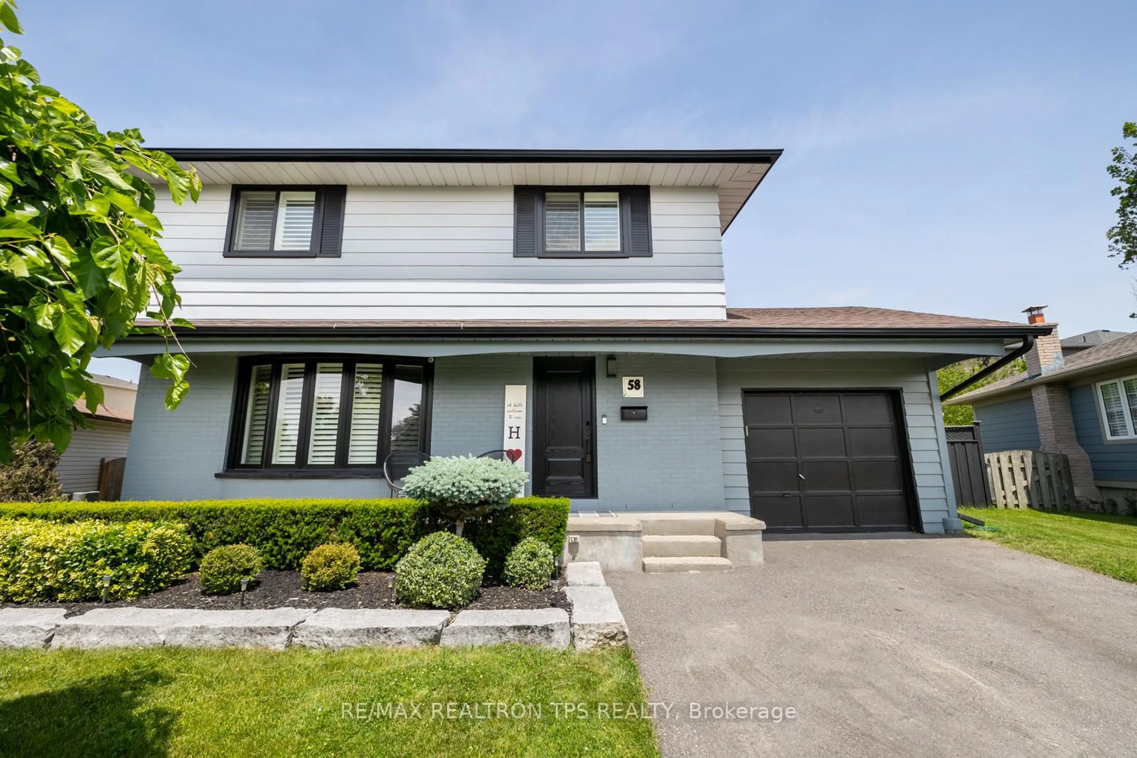 Home with vinyl exterior material, street for 58 Oriole Crt, Oshawa Ontario L1H 6Y5