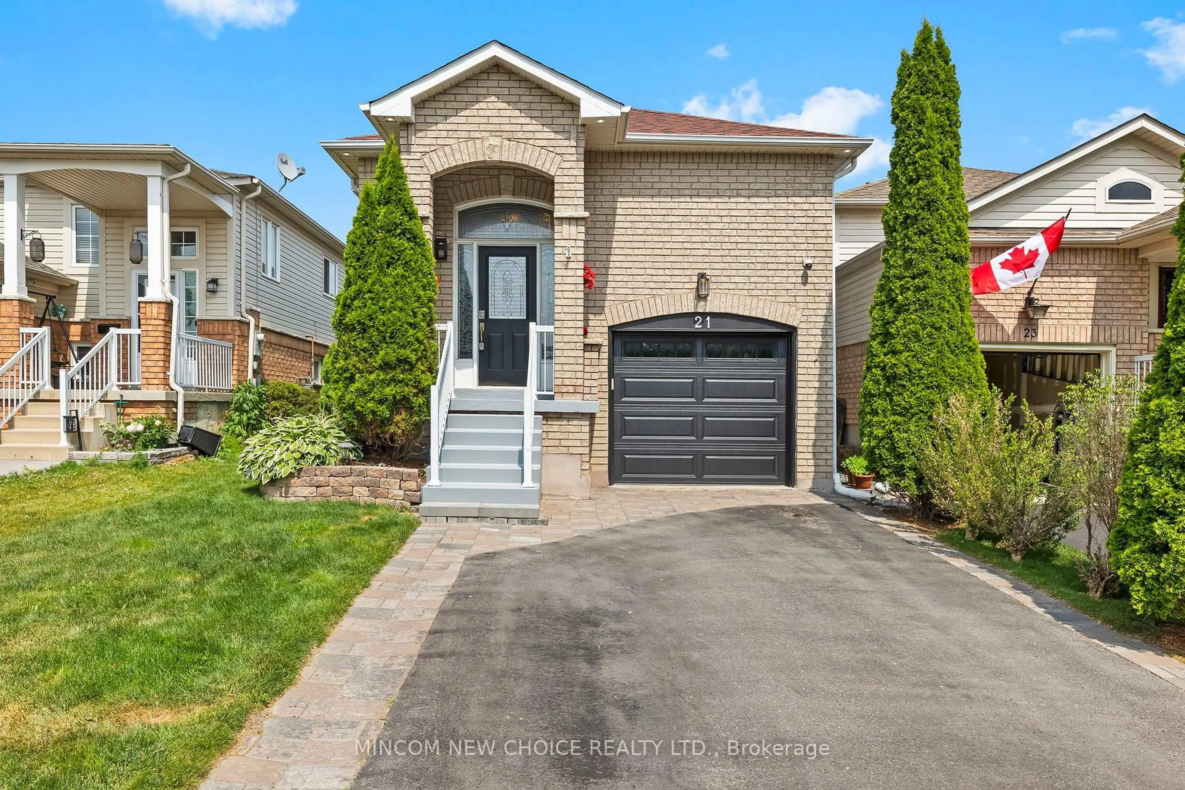 Home with brick exterior material, street for 21 Barlow Crt, Clarington Ontario L1C 5G5