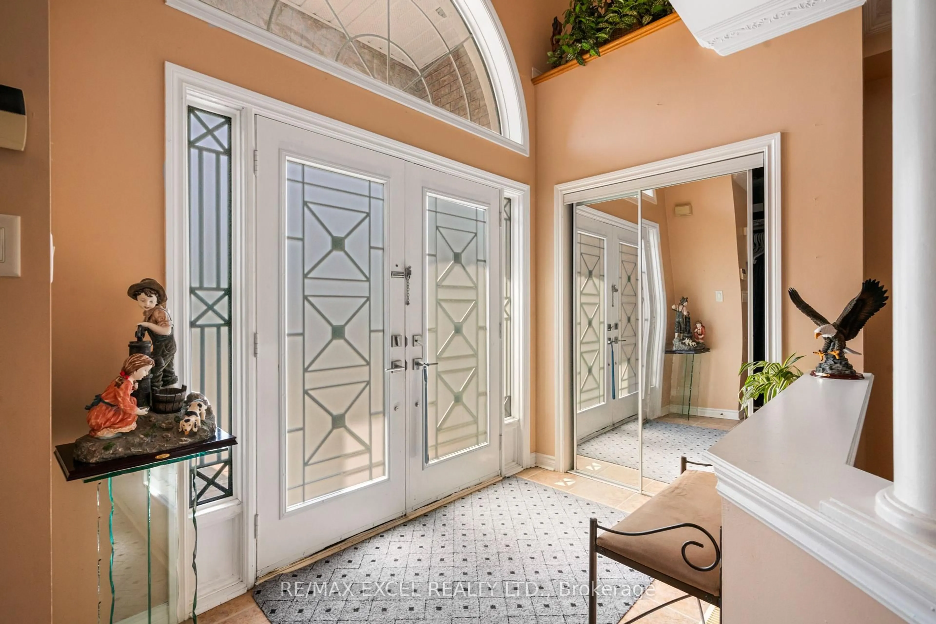 Indoor entryway for 29 Candlebrook Cres, Toronto Ontario M1W 4B3
